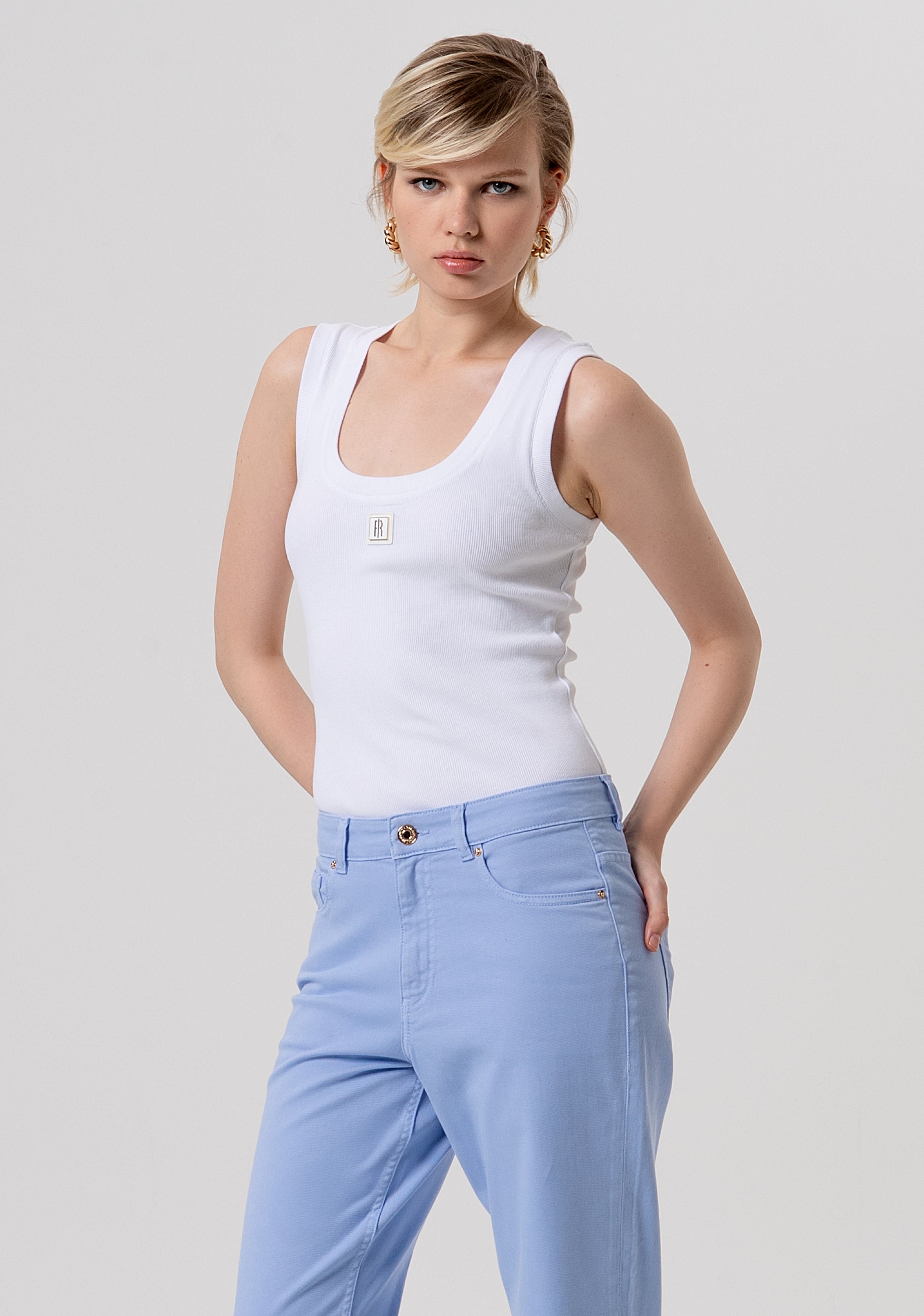 Pantalone carrot mom fit in tessuto bull FP26SVD005W61501-175 Fracomina