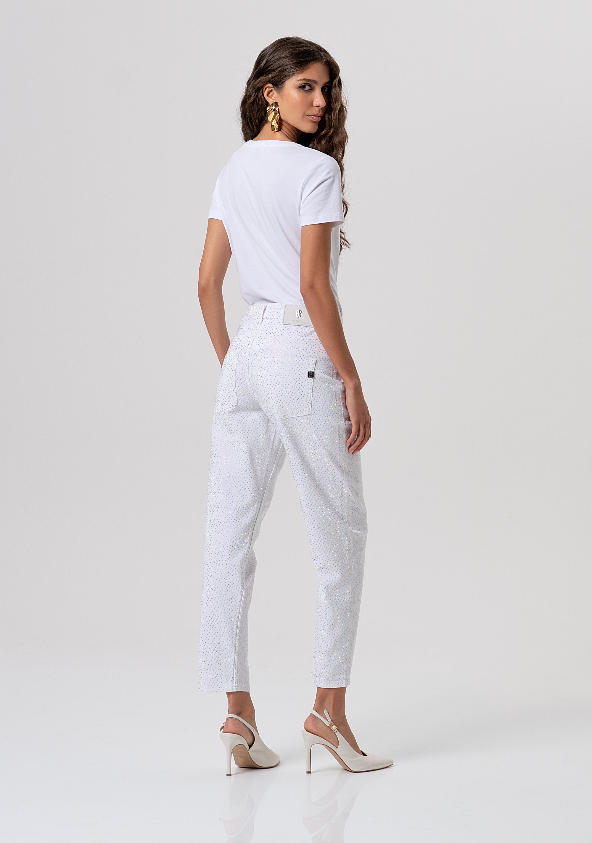 Pantalone carrot mom fit in tessuto bull con strass FP26SVD005W615R9-278 Fracomina