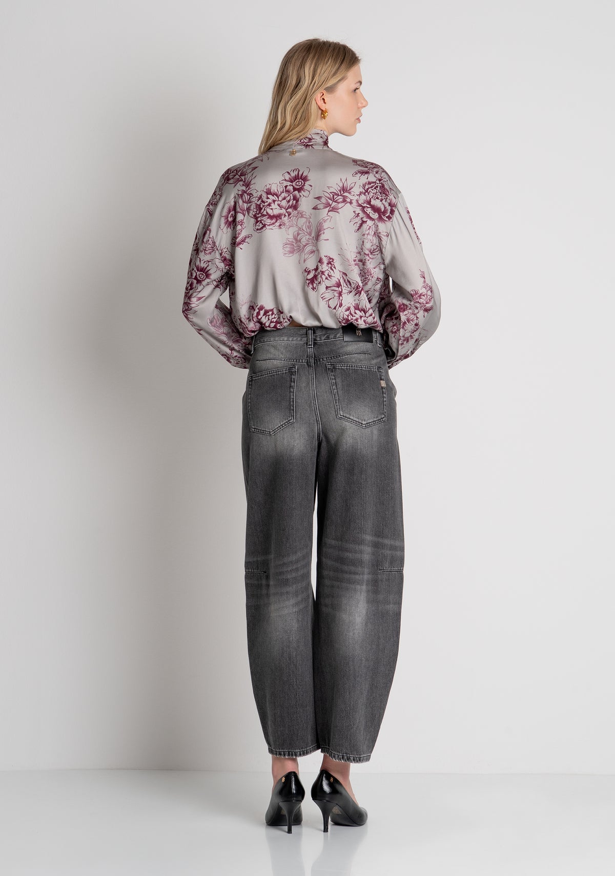 Jeans carrot balloon in denim black con lavaggio medio FP26WVD012D41993 FRACOMINA