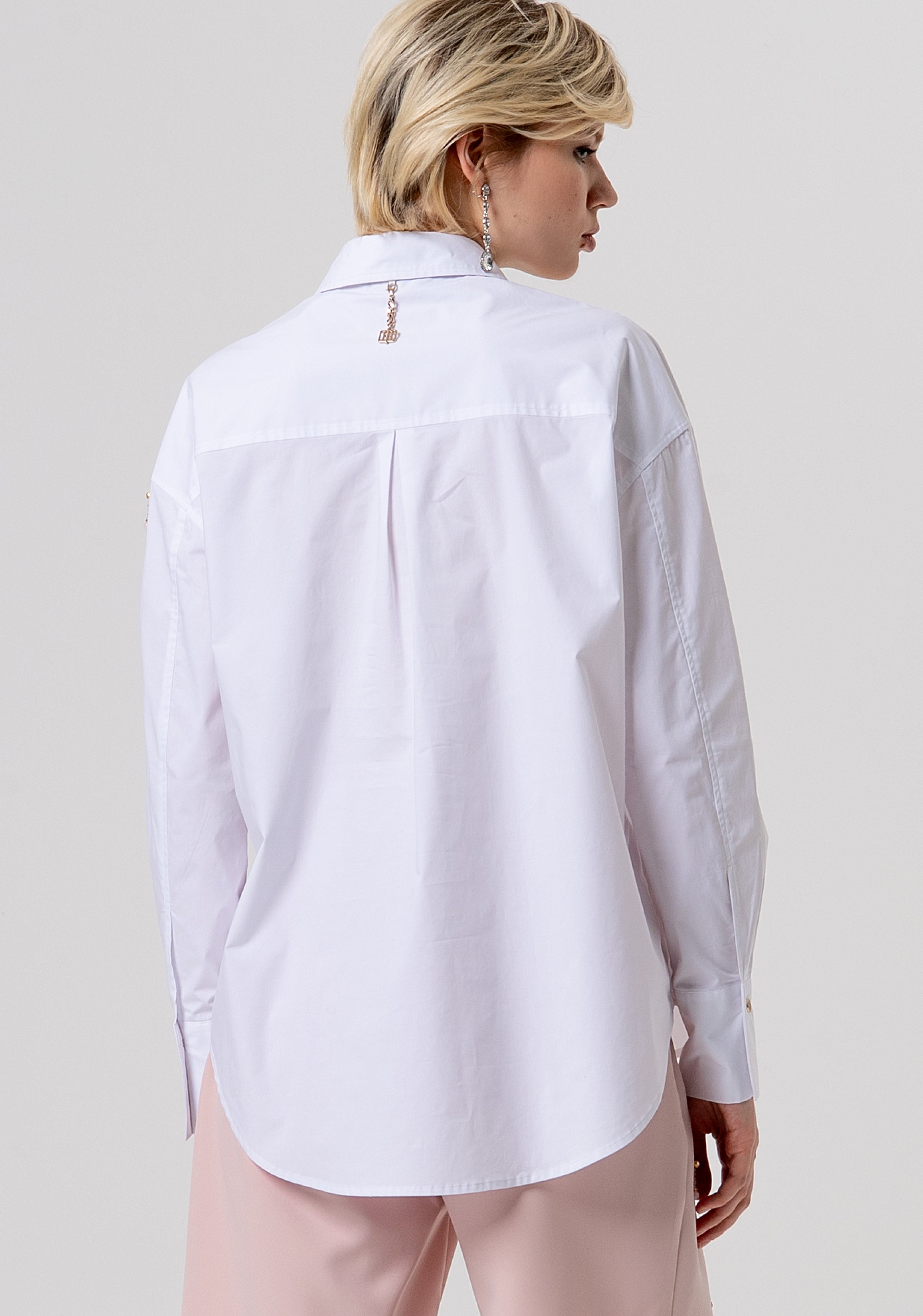 Camicia regular in popeline con applicazioni gioiello