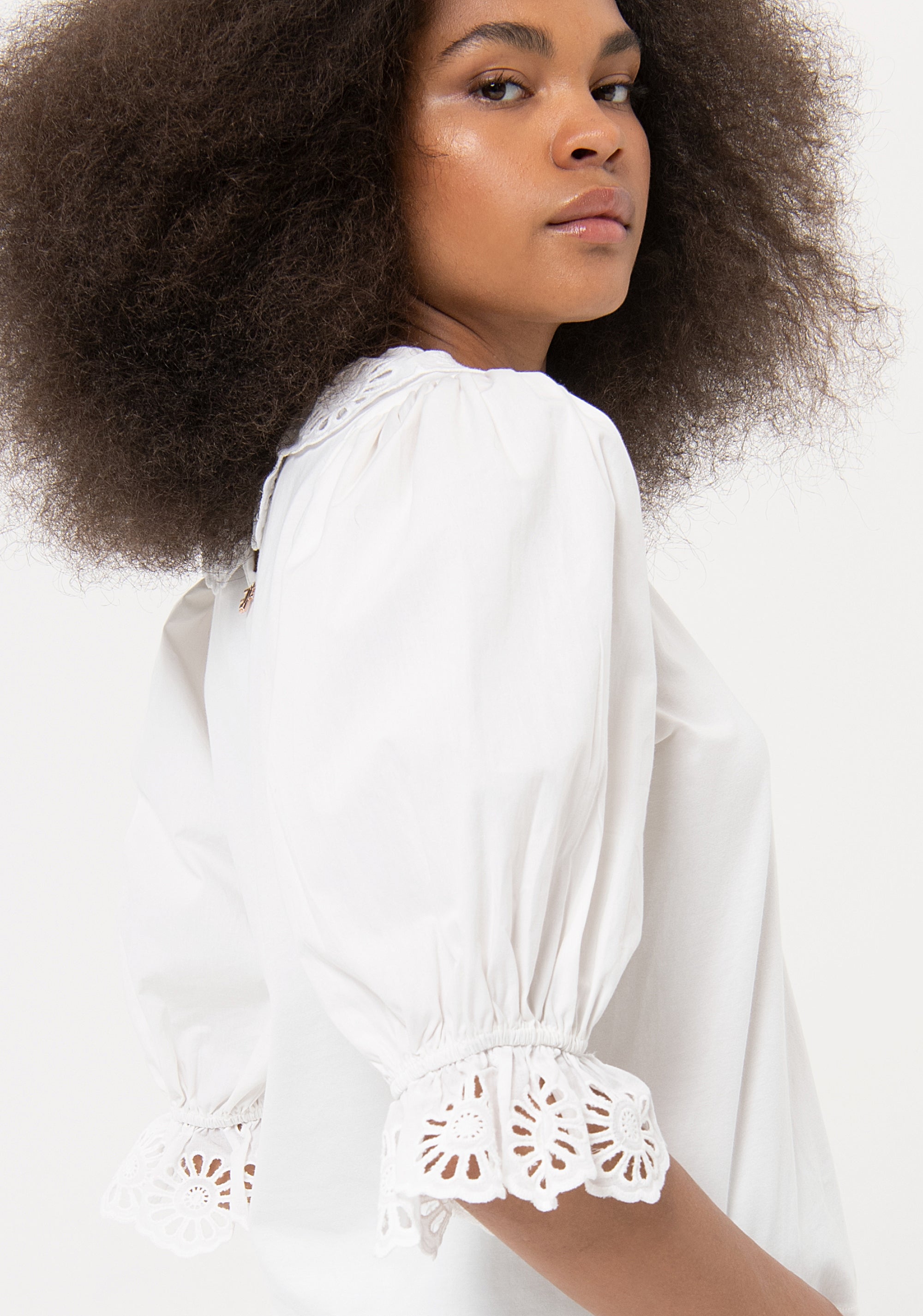 Blusa regular con colletto in pizzo FR24ST1010J401G1 Fracomina