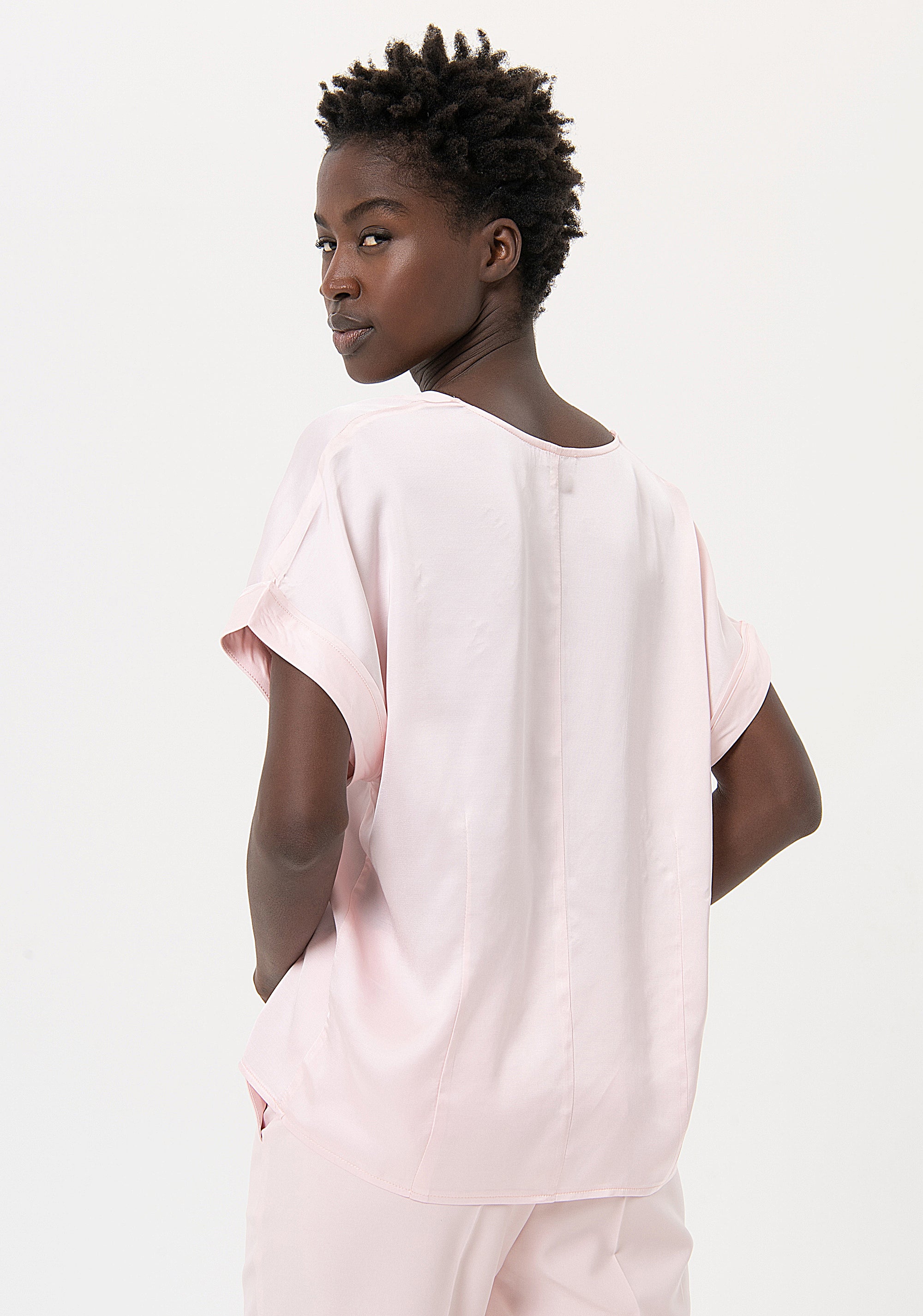 Blusa ampia in raso