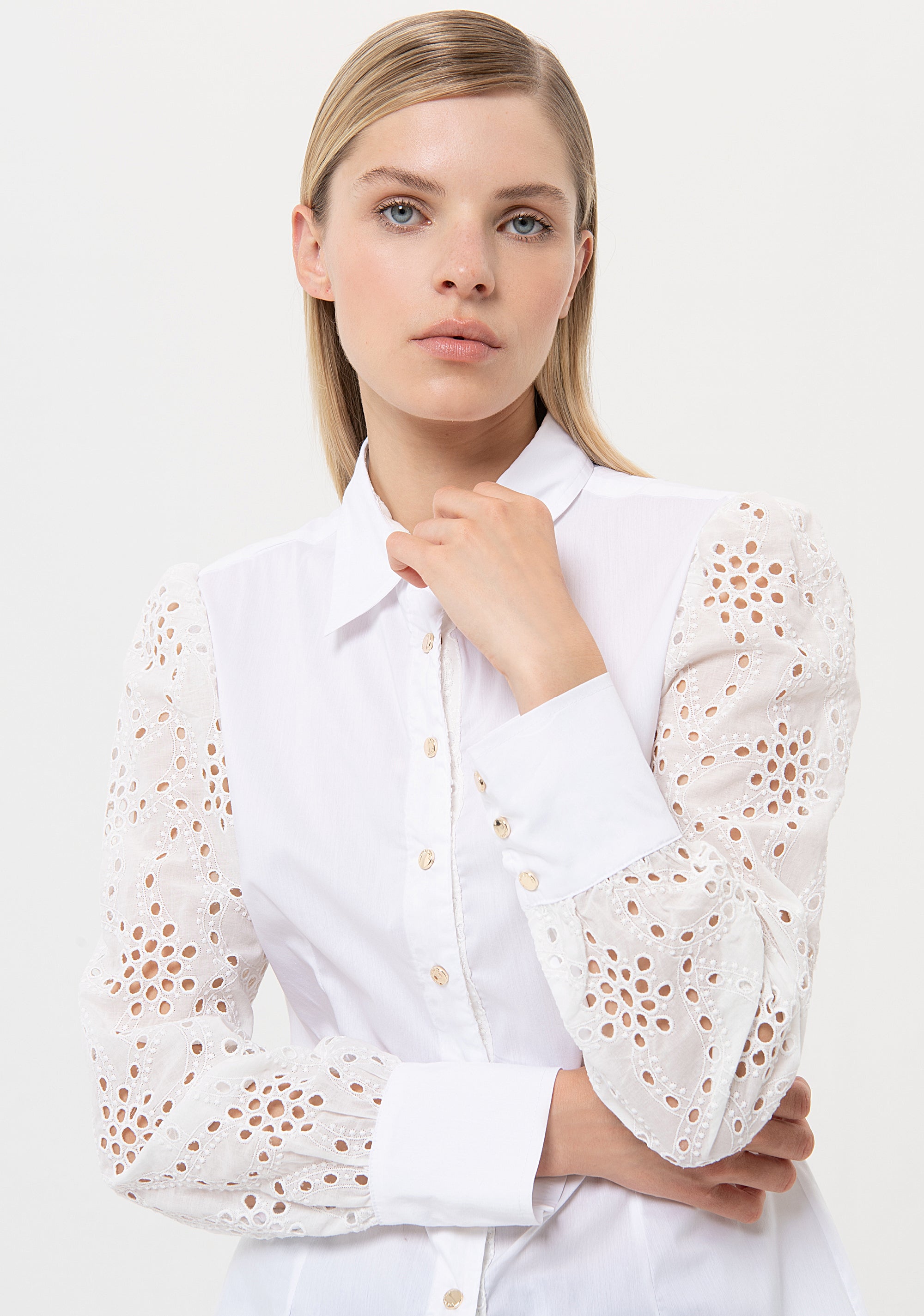 Camicia regular con maniche lunghe in pizzo San Gallo FR24ST6007W408R1 Fracomina