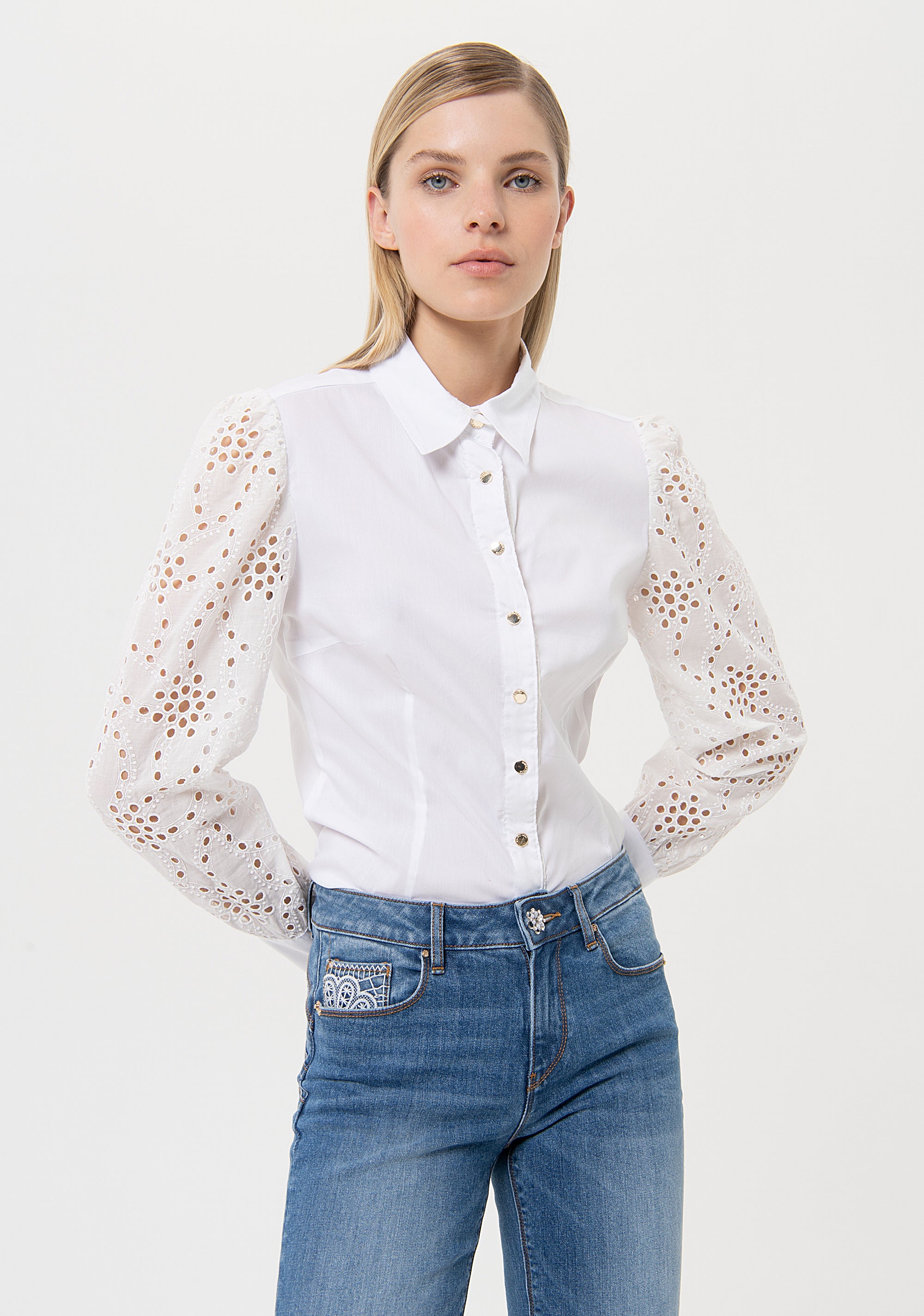 Jeans linea diritta in denim con lavaggio medio FR24SV2015D401R9 Fracomina