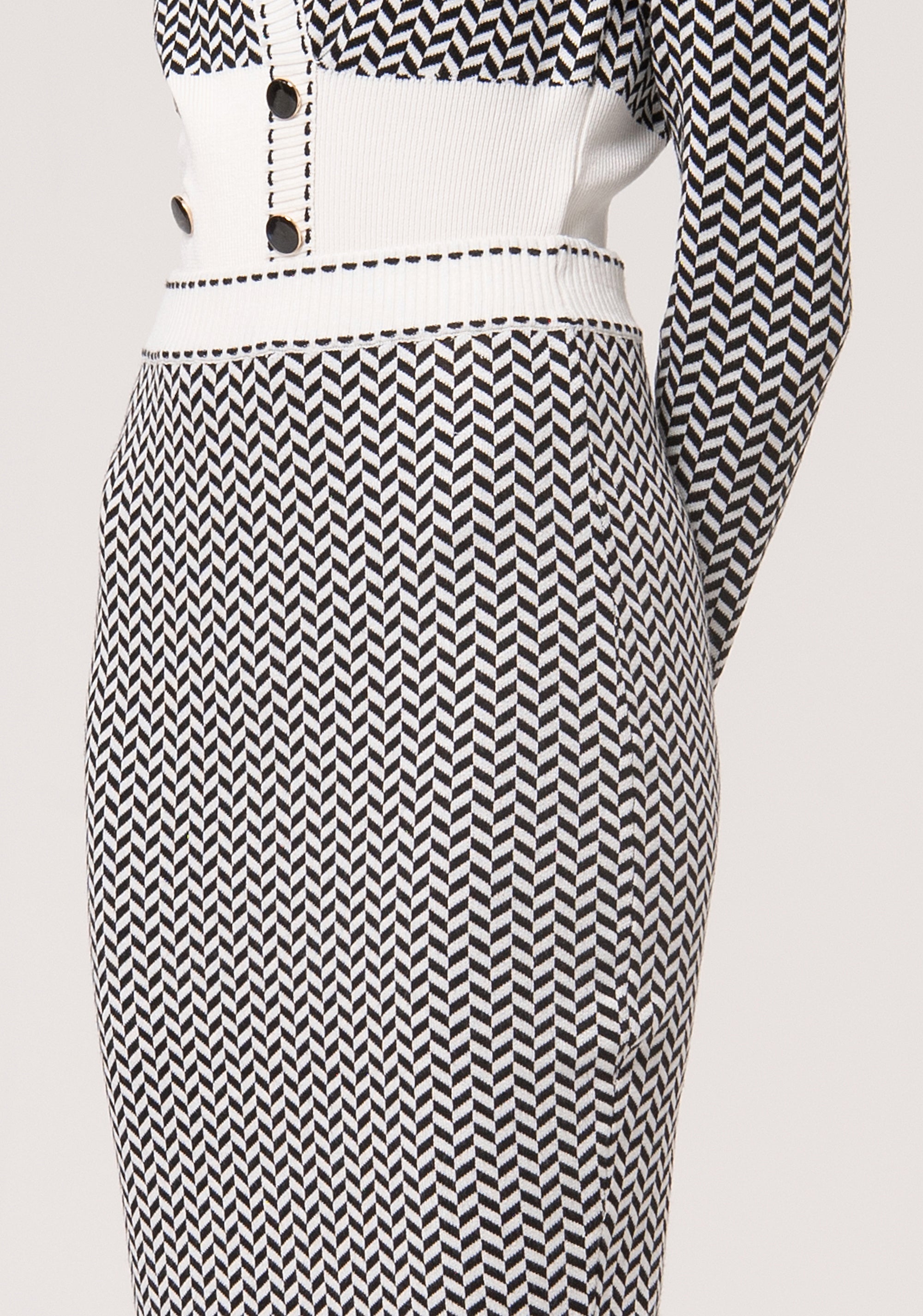 Gonna slim midi in jacquard geometrico FR24WG4003K421F8-109 Fracomina