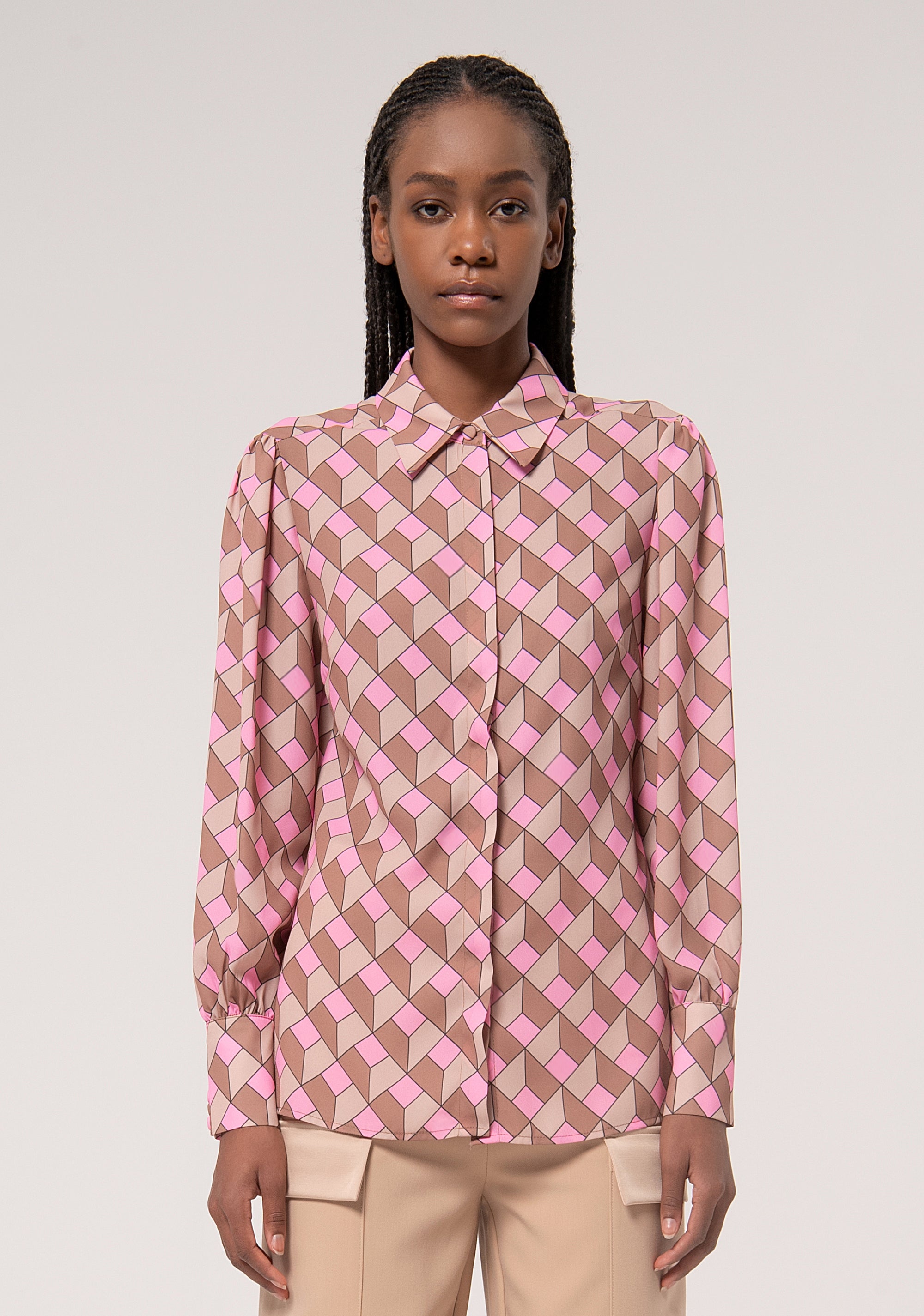 Camicia regular con fantasia geometrica