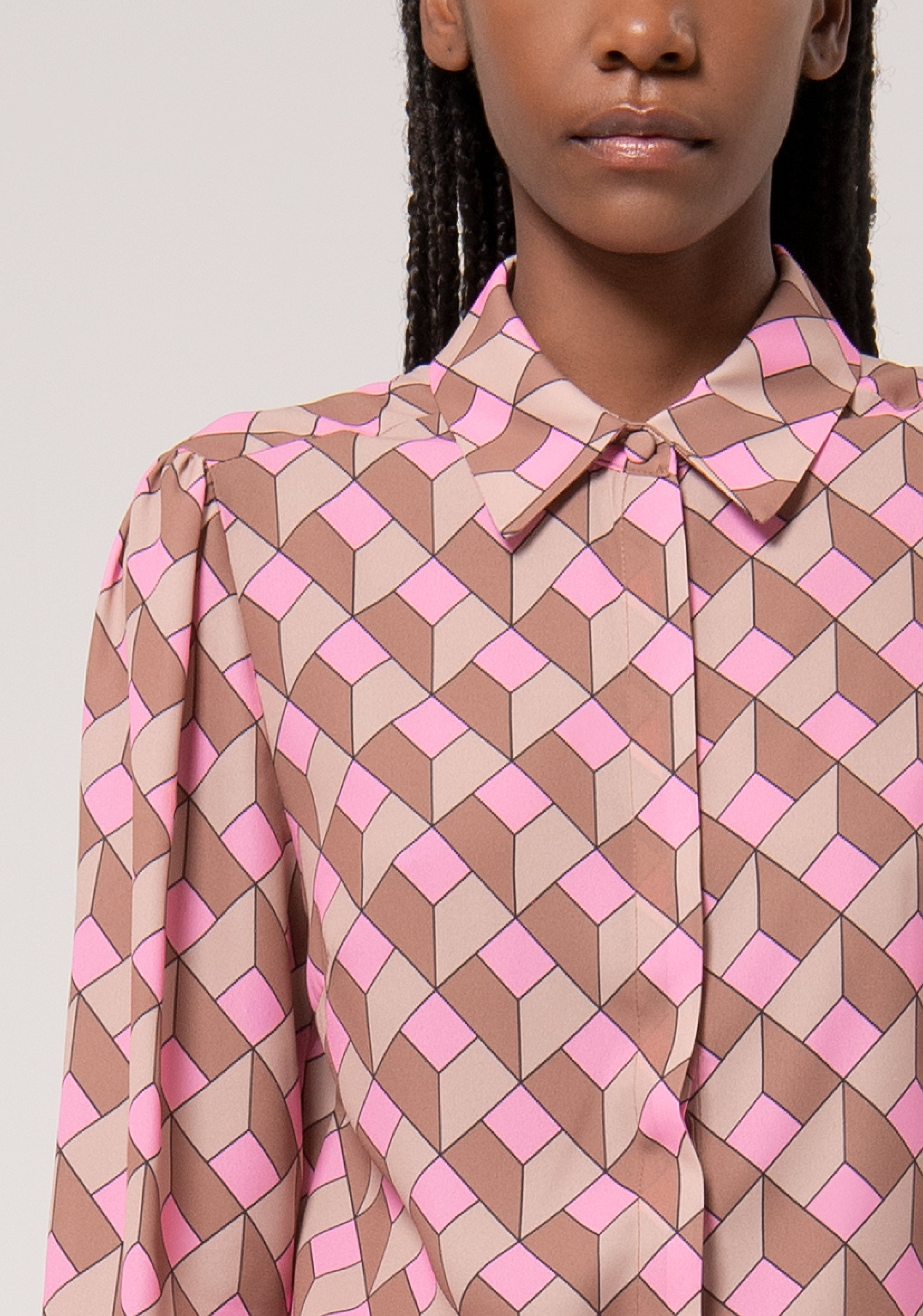 Camicia regular con fantasia geometrica