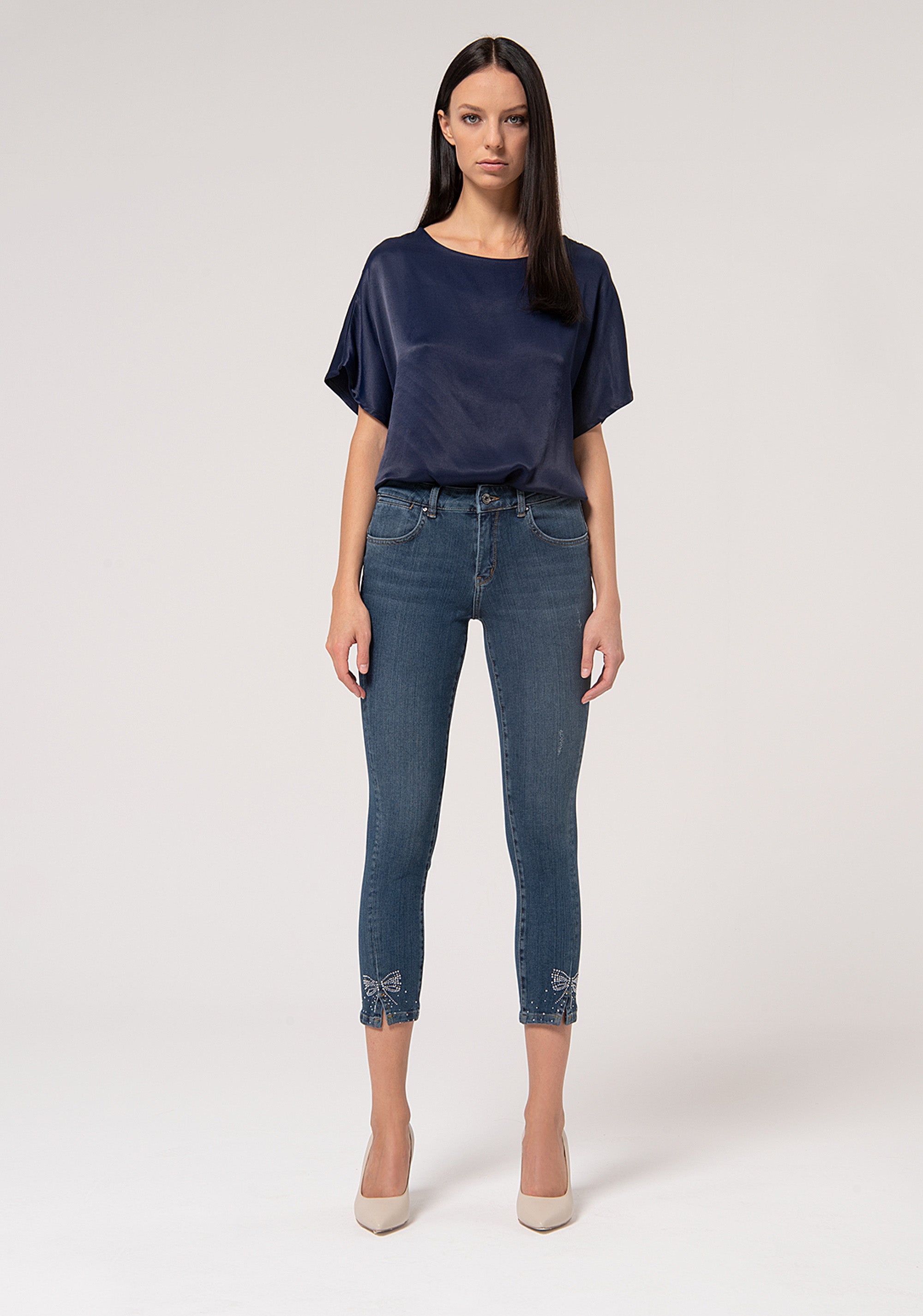 Jeans cropped effetto shape up in denim con lavaggio medio