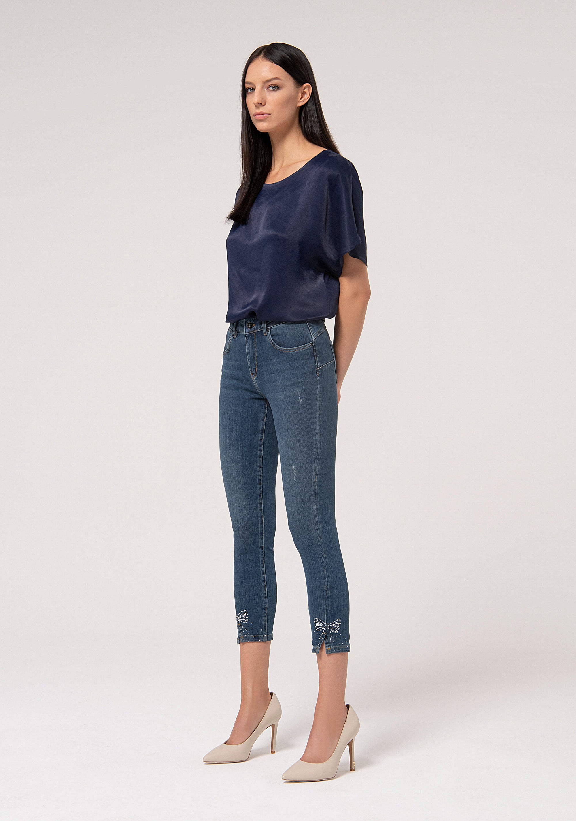Jeans cropped effetto shape up in denim con lavaggio medio FR24WV9002D408R9-987 Fracomina