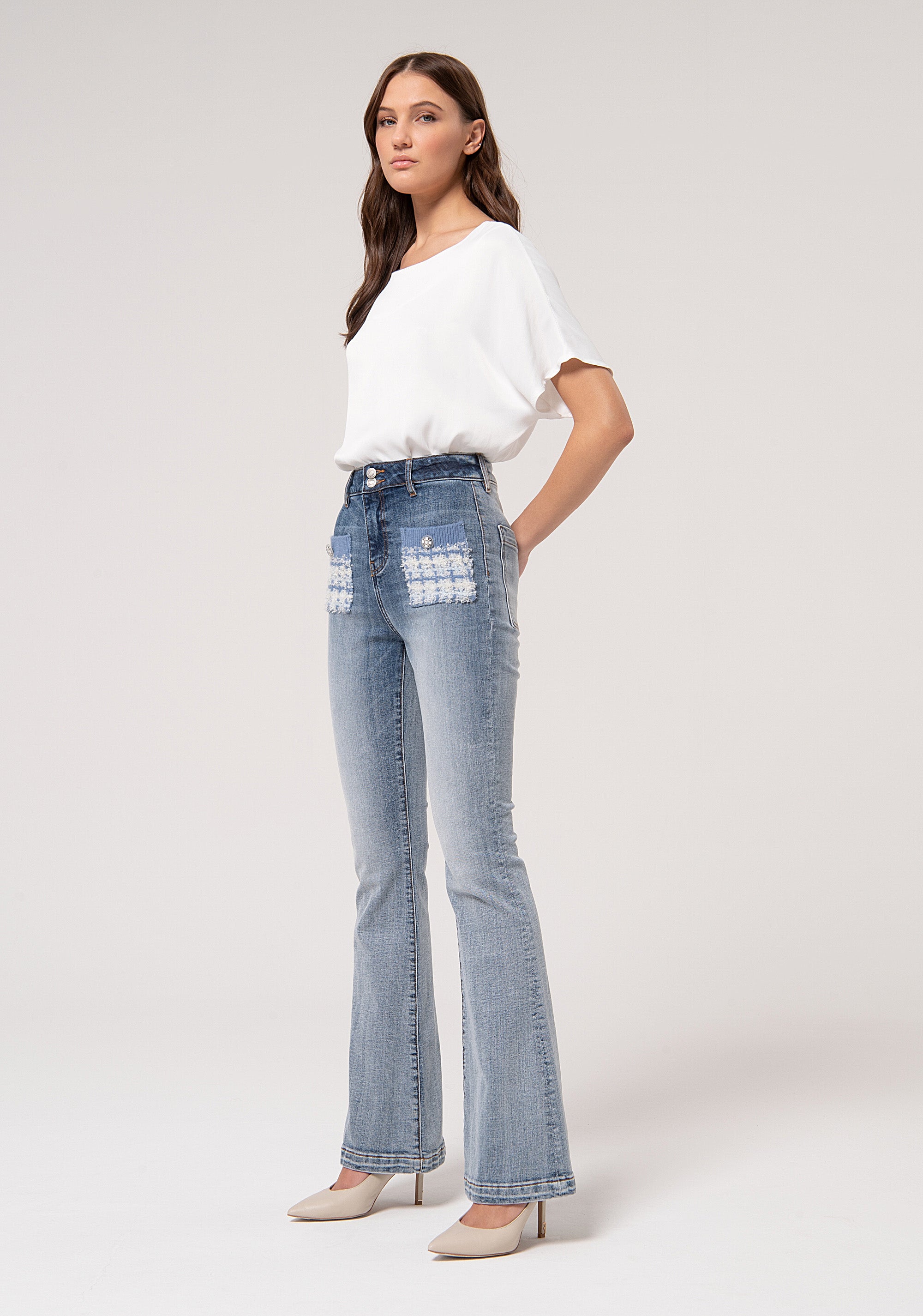 Jeans bootcut in denim stretch con lavaggio chiaro FR24WVA009D40903-S73 Fracomina