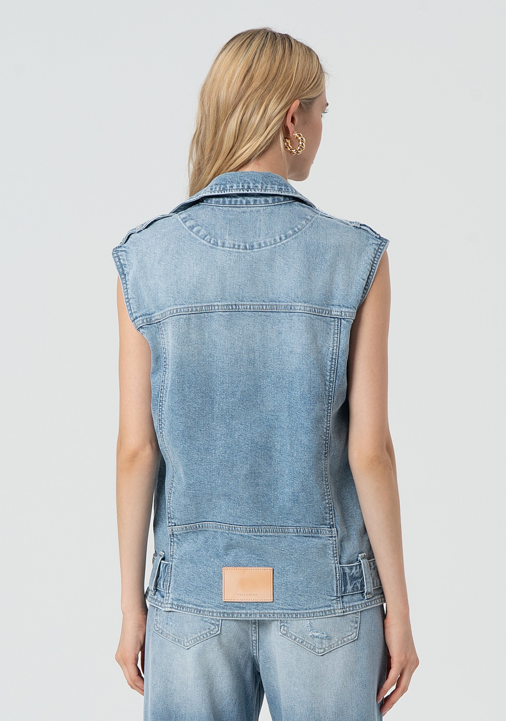 Gilet regular in denim con lavaggio bleached FR25SJ5010D450S9-337 Fracomina