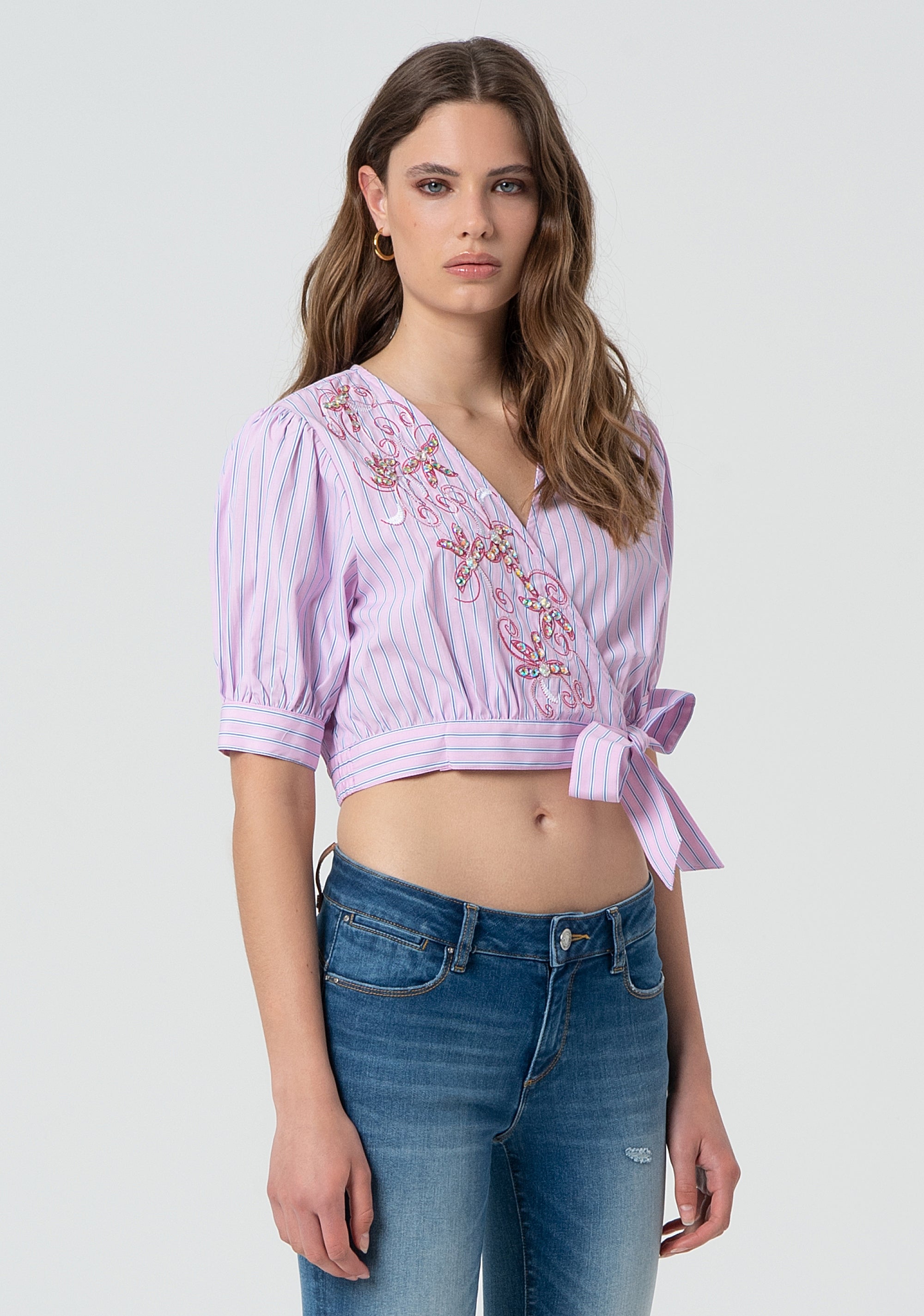 Top cropped a righe con ricami FR25ST1006W696N8-238 Fracomina