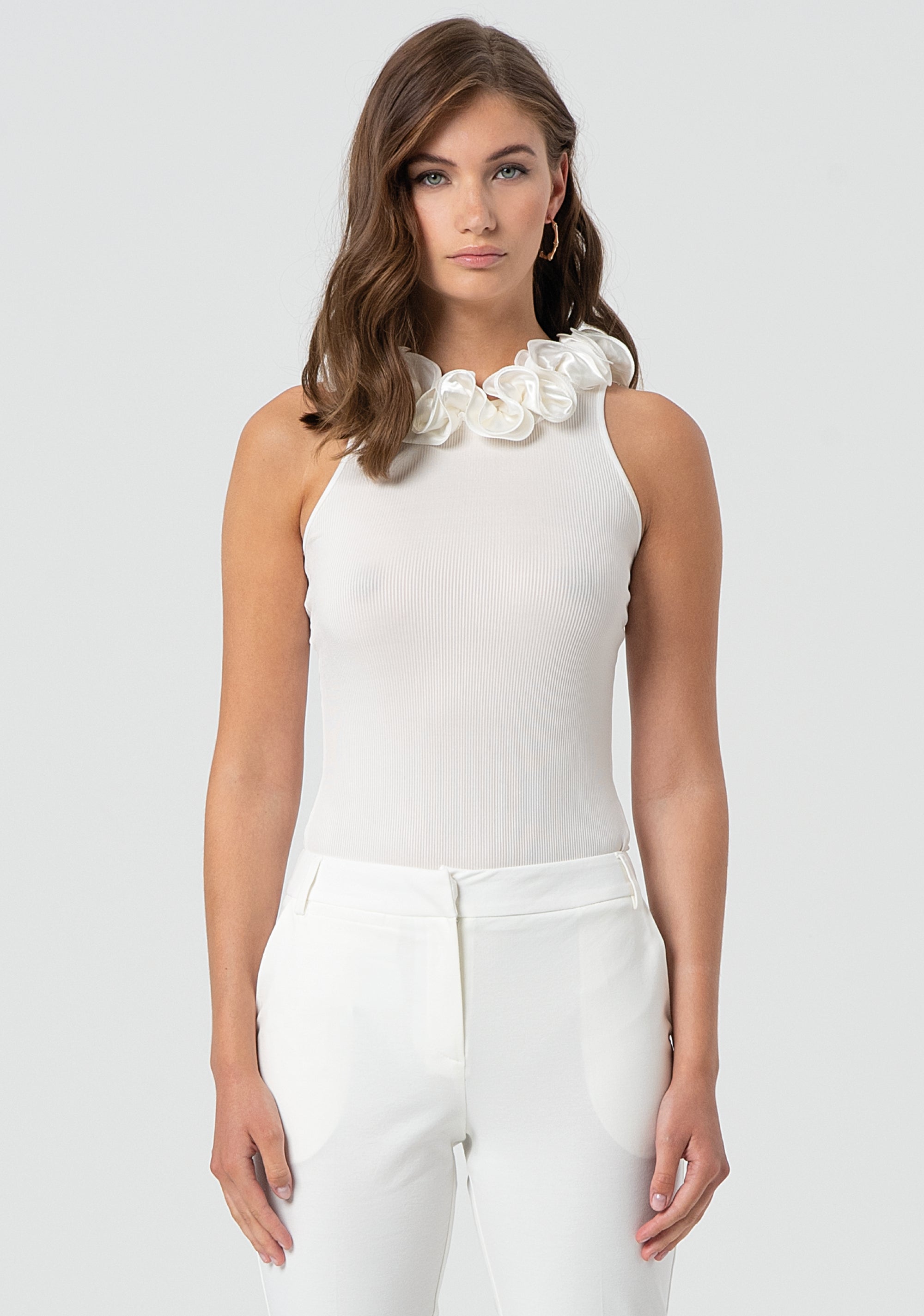 Body senza maniche con collo a fiori