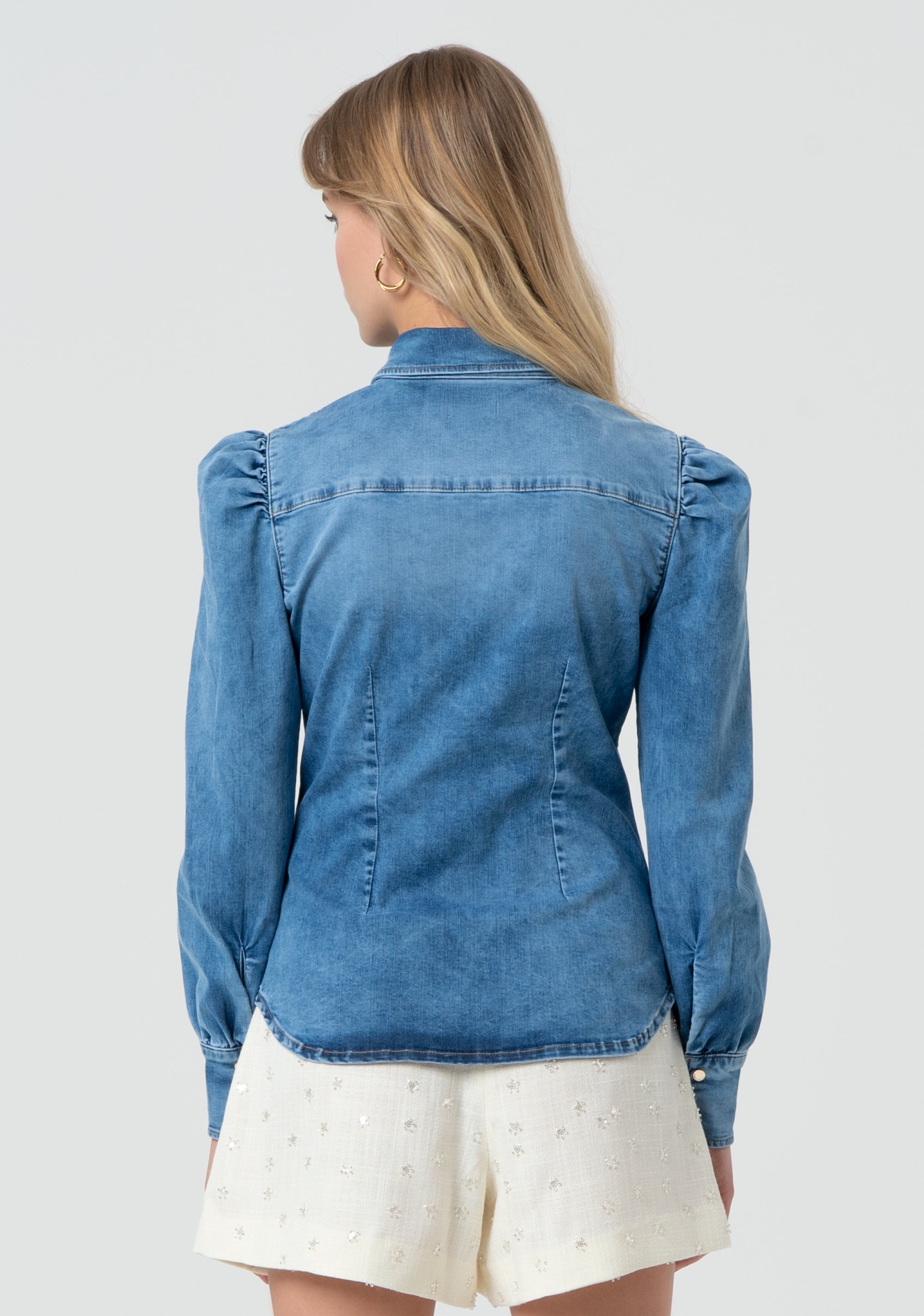 Camicia in denim con maniche a sbuffo