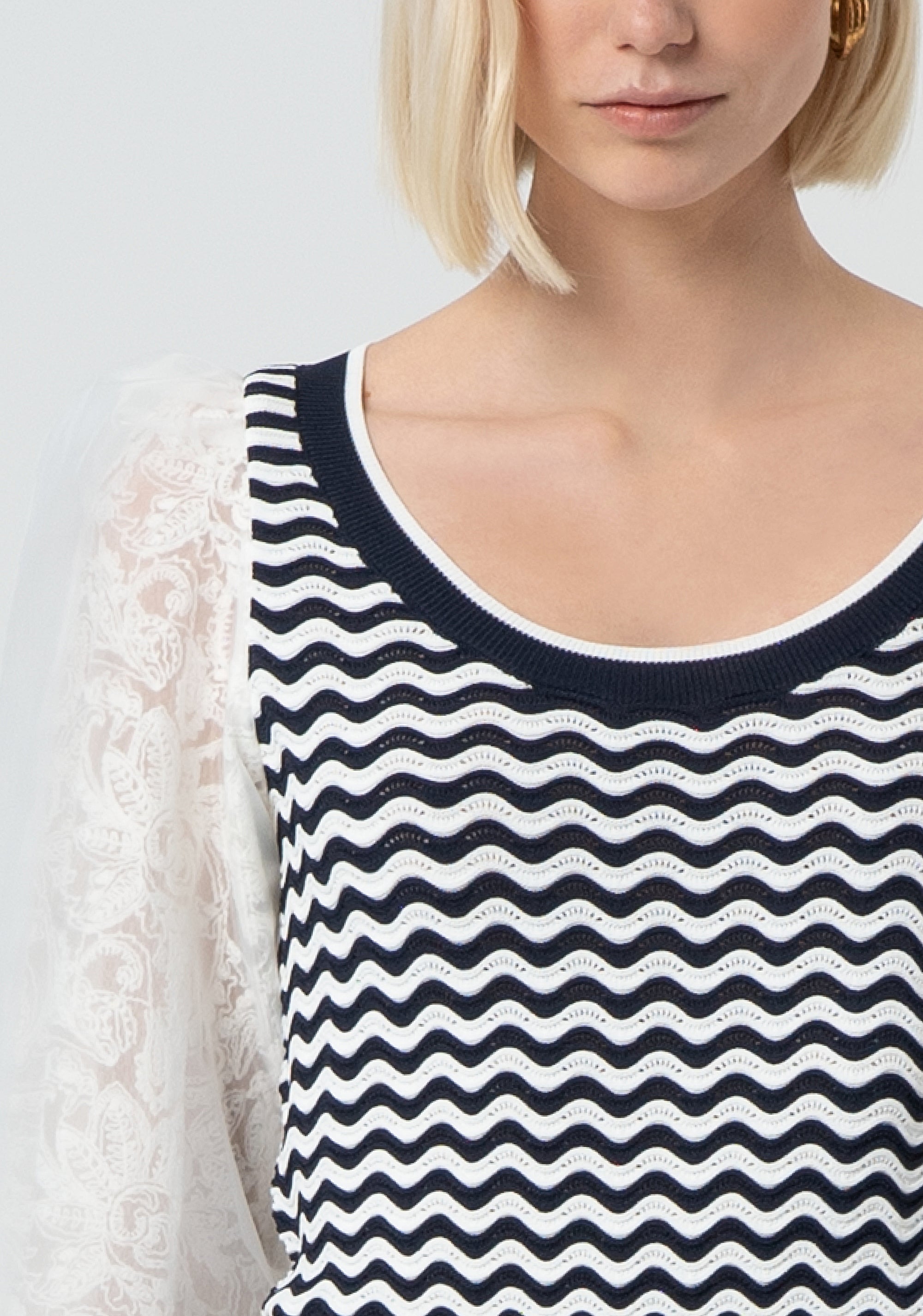 Maglia aderente a righe con maniche lunghe in pizzo FR25ST7019K421G1-957 Fracomina