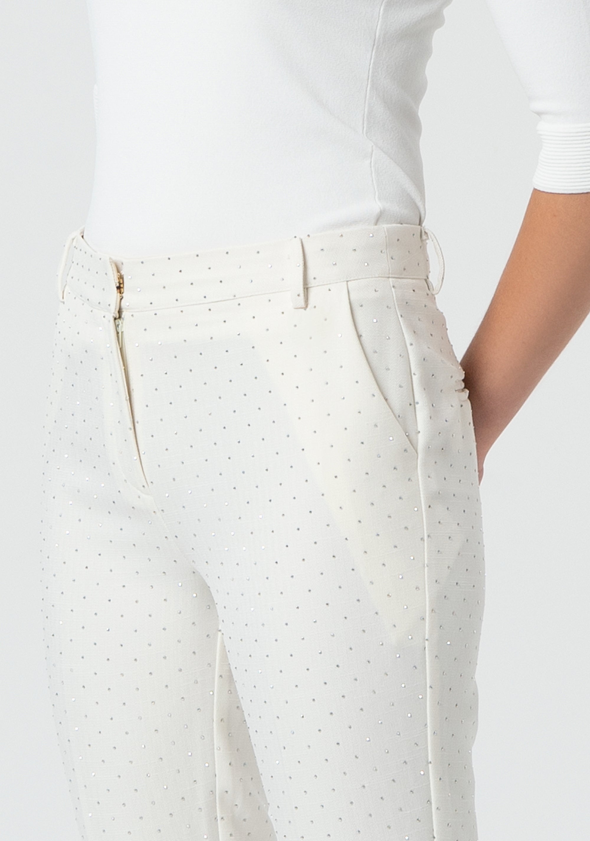 Pantalone chino a sigaretta con strass FR25SV4002W763R9-108 Fracomina