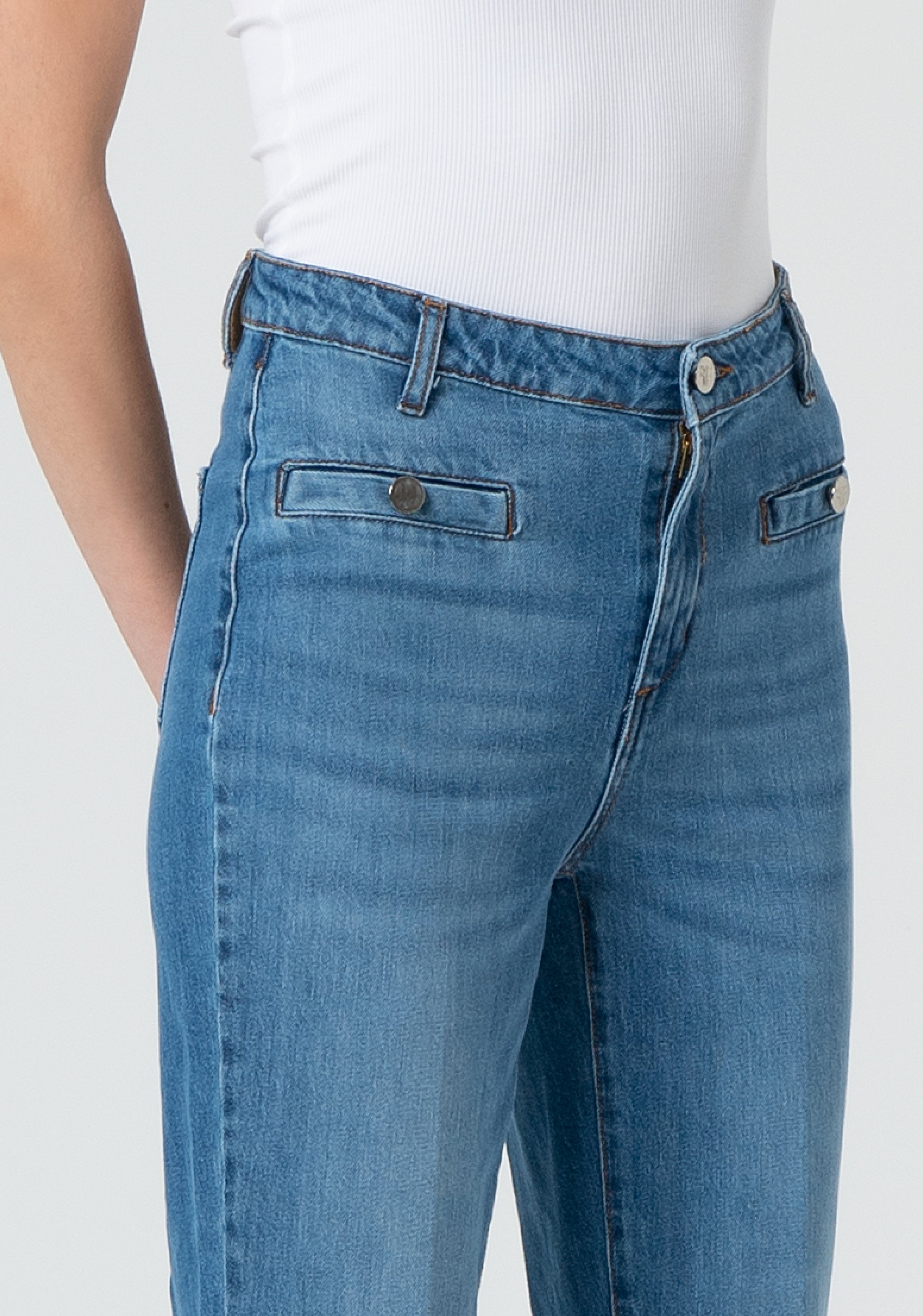 Jeans bootcut in denim con lavaggio medio FR25SVA009D46002-258 Fracomina