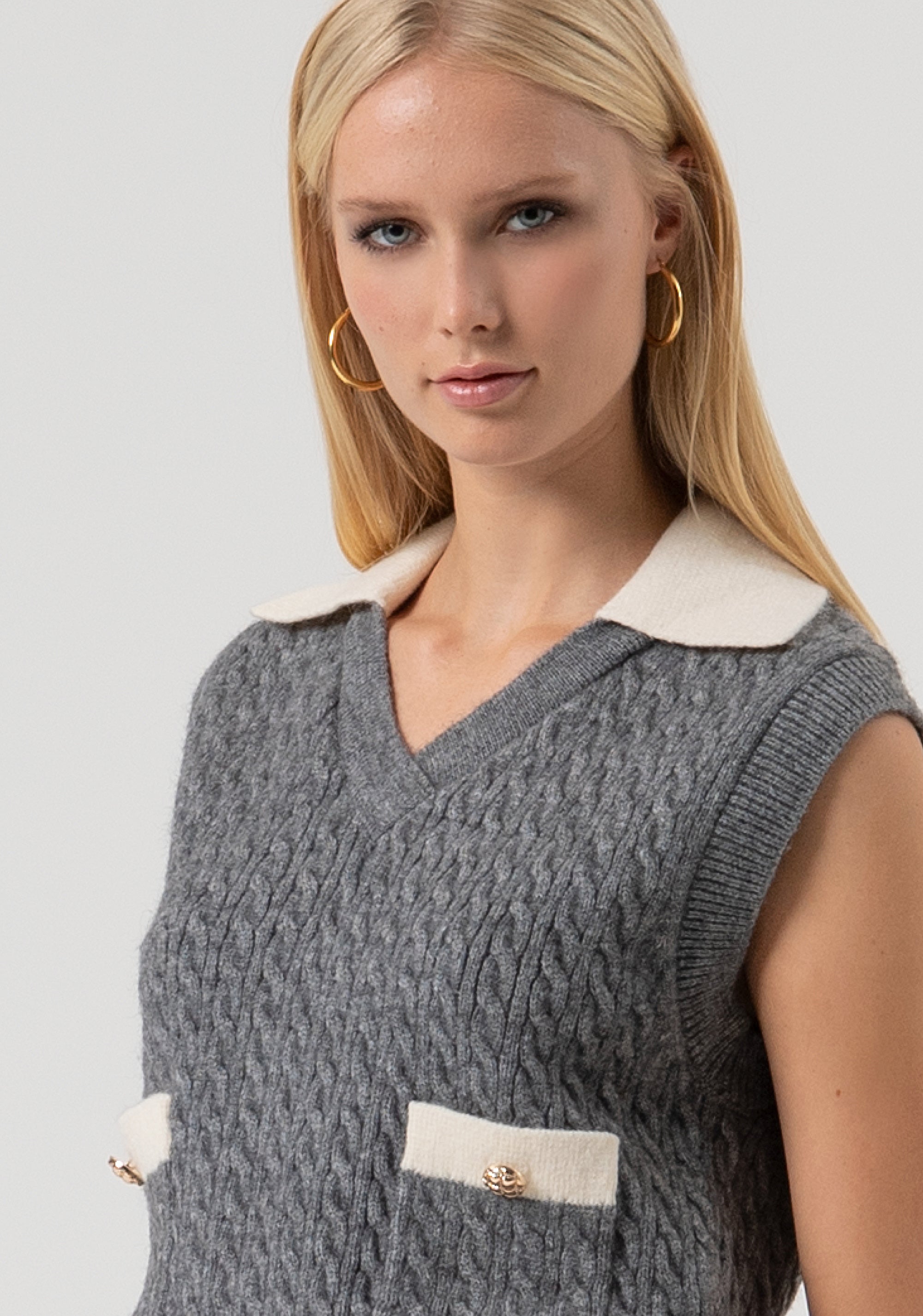 Gilet regular in maglia con punto treccia FR25WJ5011K55401-T55 Fracomina