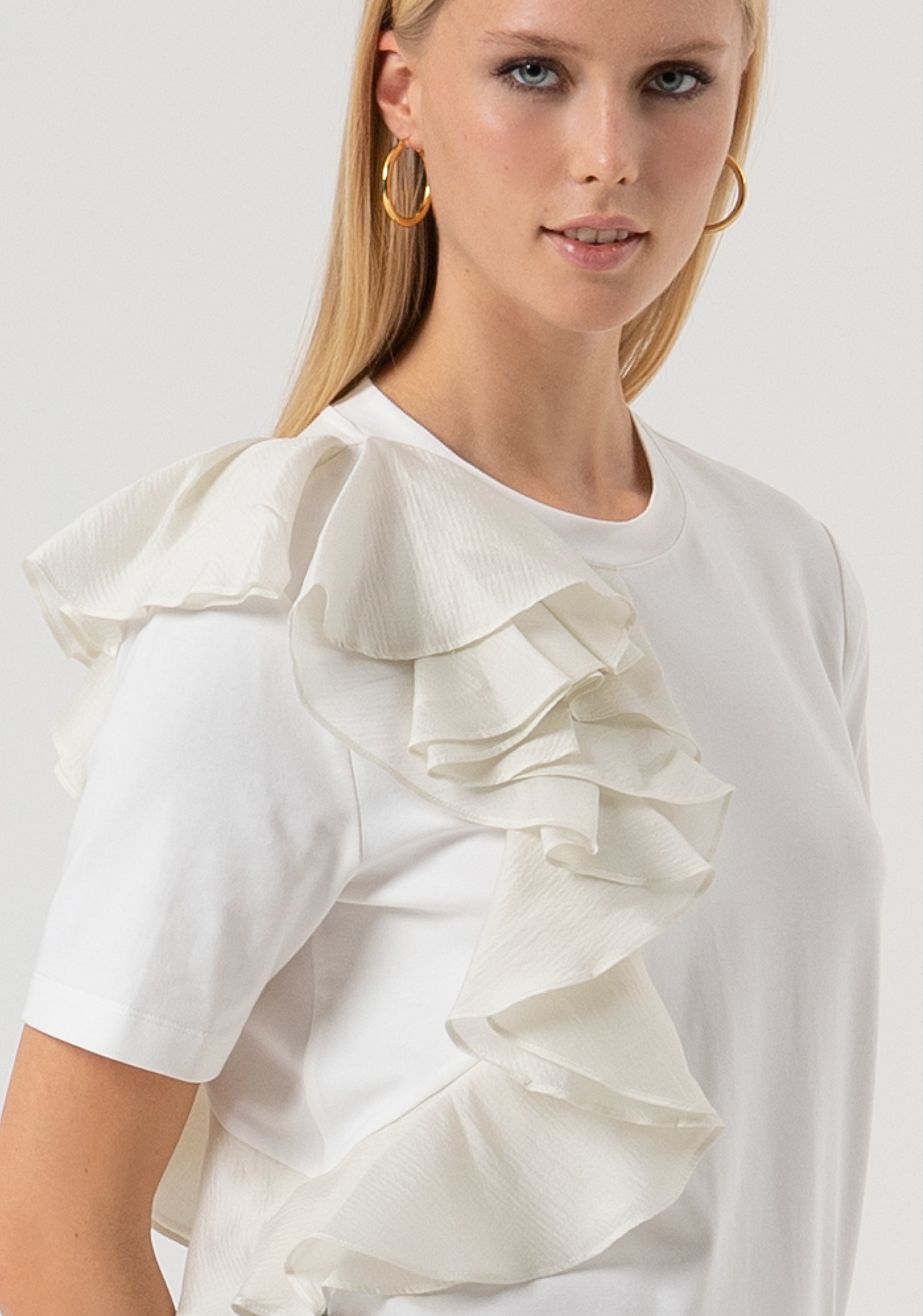 T-shirt regular in jersey con rouches sul lato destro FR25WT3039J40101-108 Fracomina
