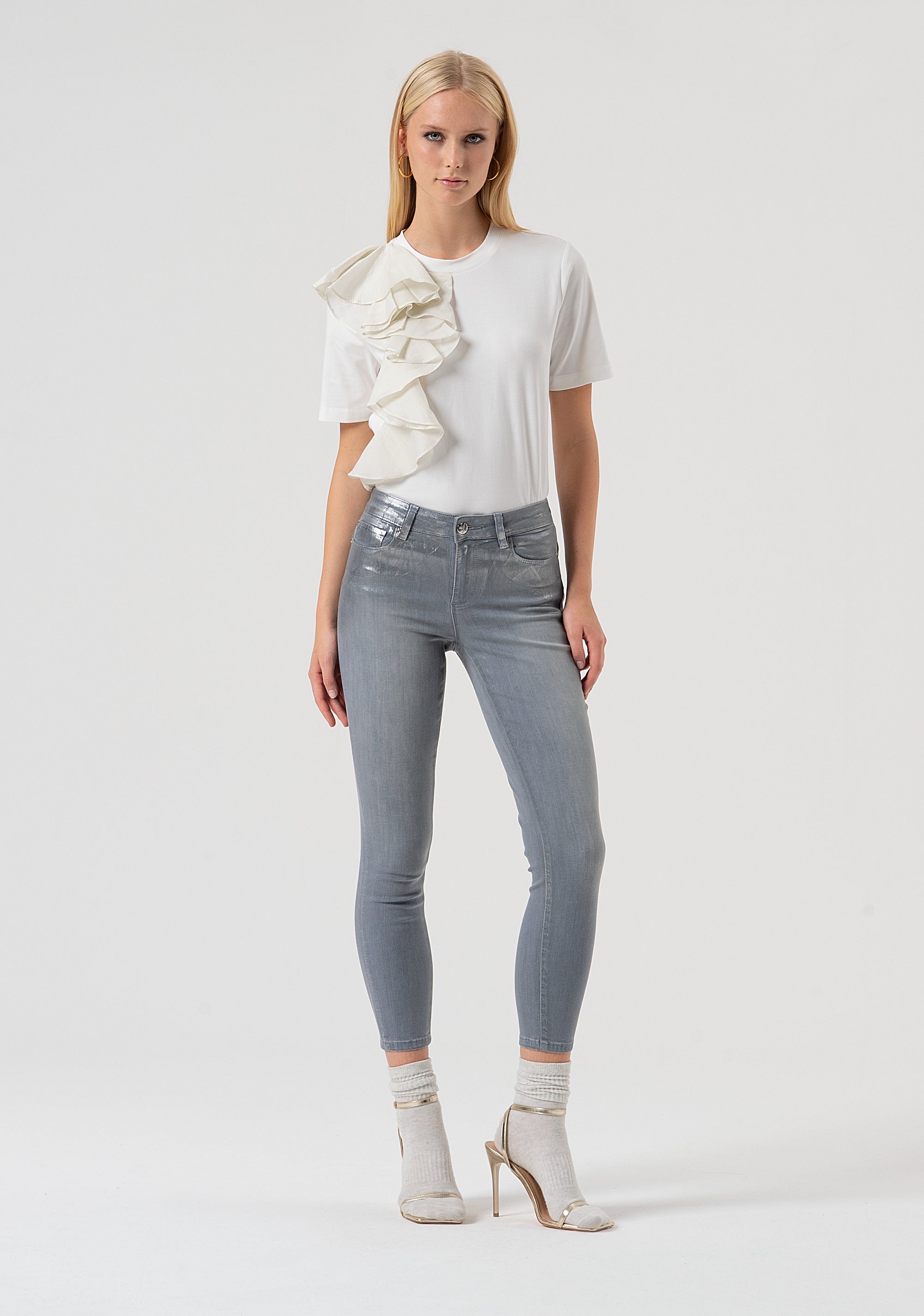 T-shirt regular in jersey con rouches sul lato destro FR25WT3039J40101-108 Fracomina