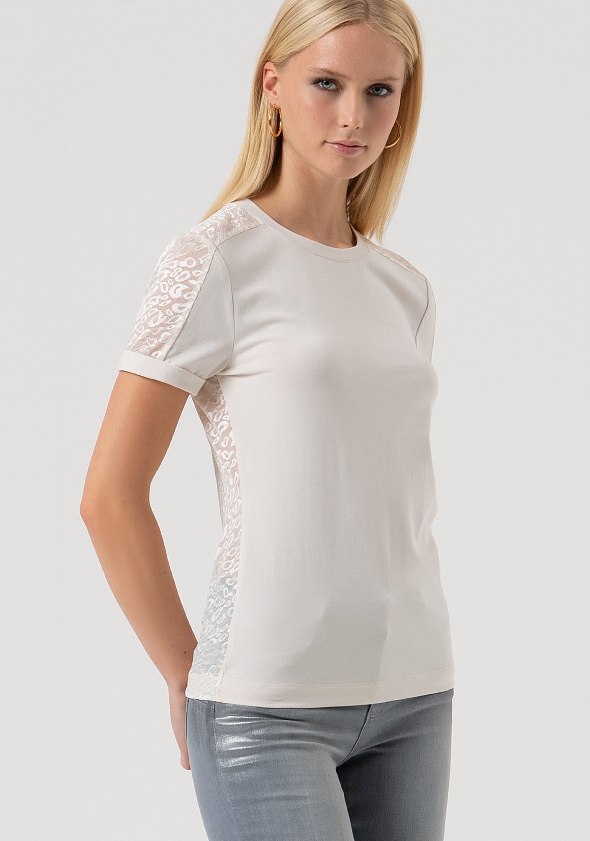 T-shirt slim in jersey con retro in pizzo animalier FR25WT3043J401G1-508 Fracomina