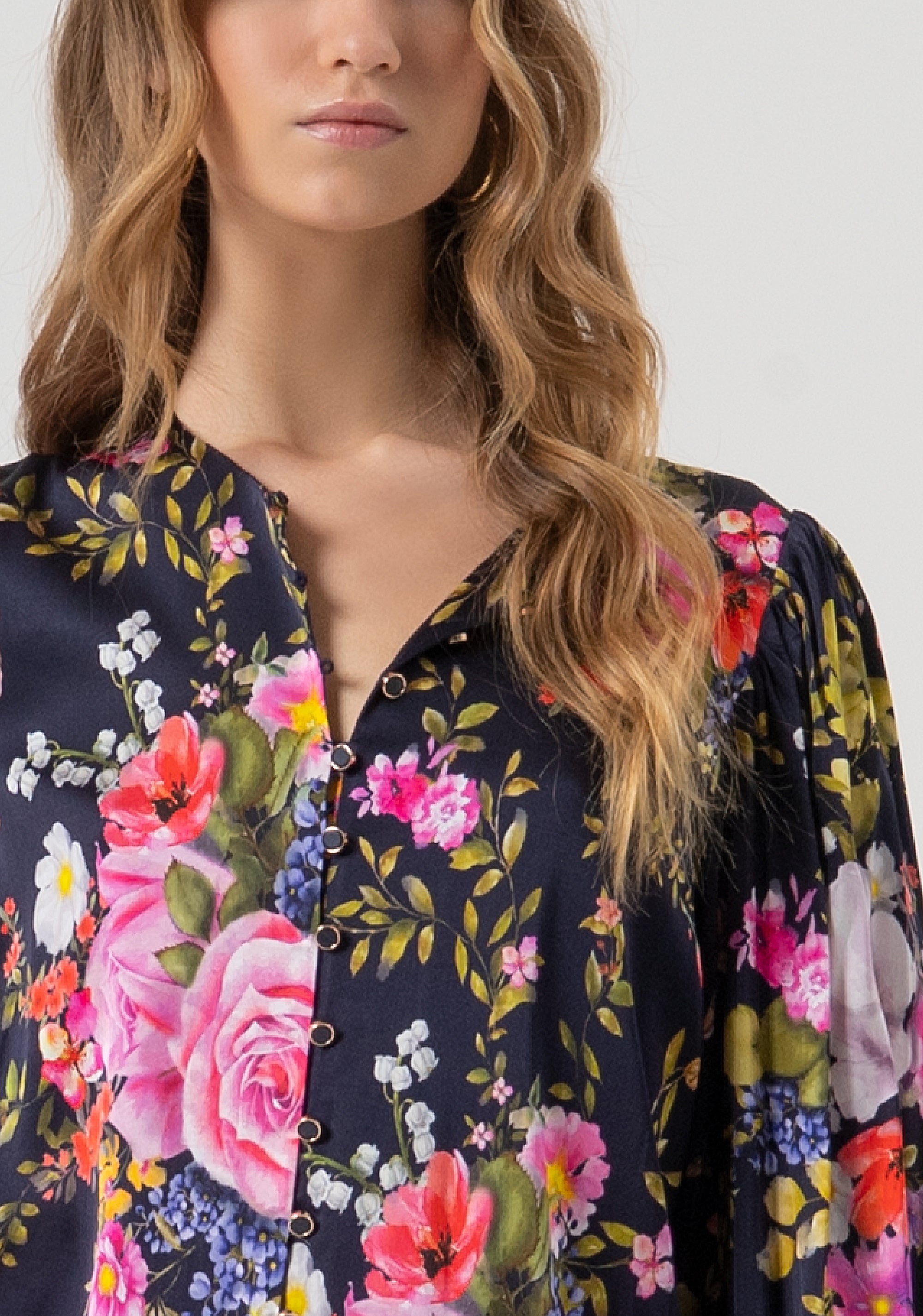 Camicia regular in fantasia floreale FR25WT6013W584K2-117 Fracomina