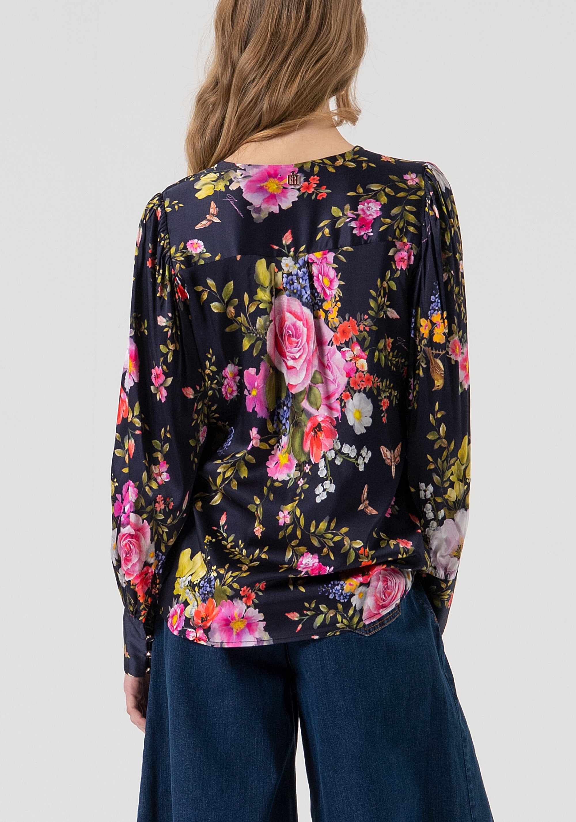 Camicia regular in fantasia floreale FR25WT6013W584K2-117 Fracomina