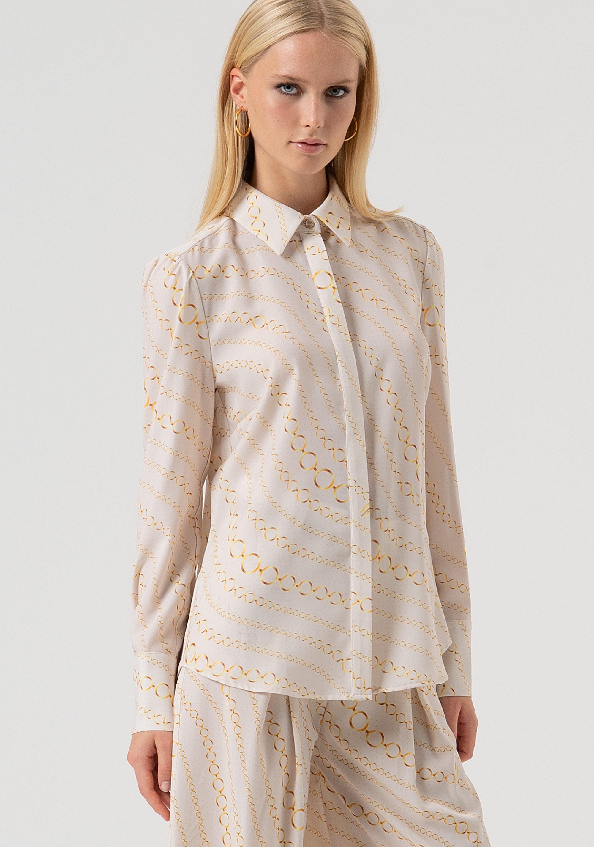 Camicia regular in fantasia geometrica FR25WT6015W428R8-508 Fracomina