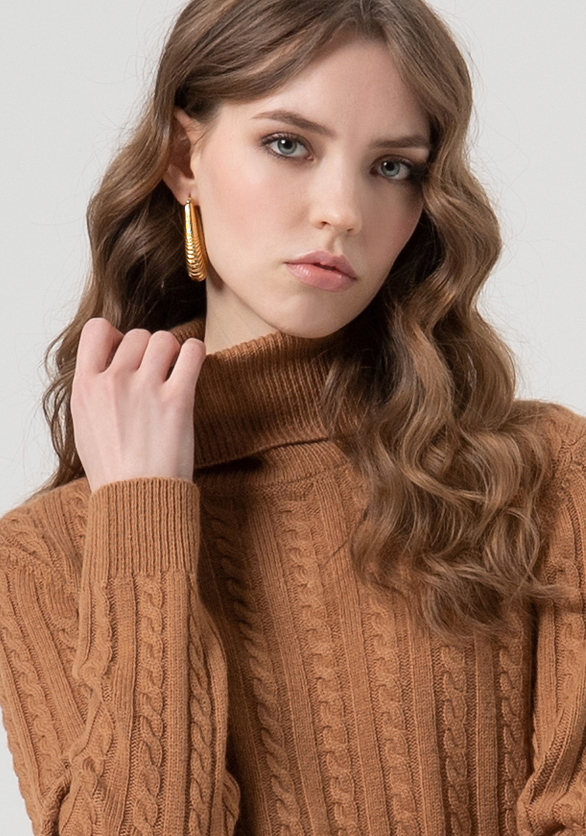 Maglia regular con punto treccia in lana e cashmere