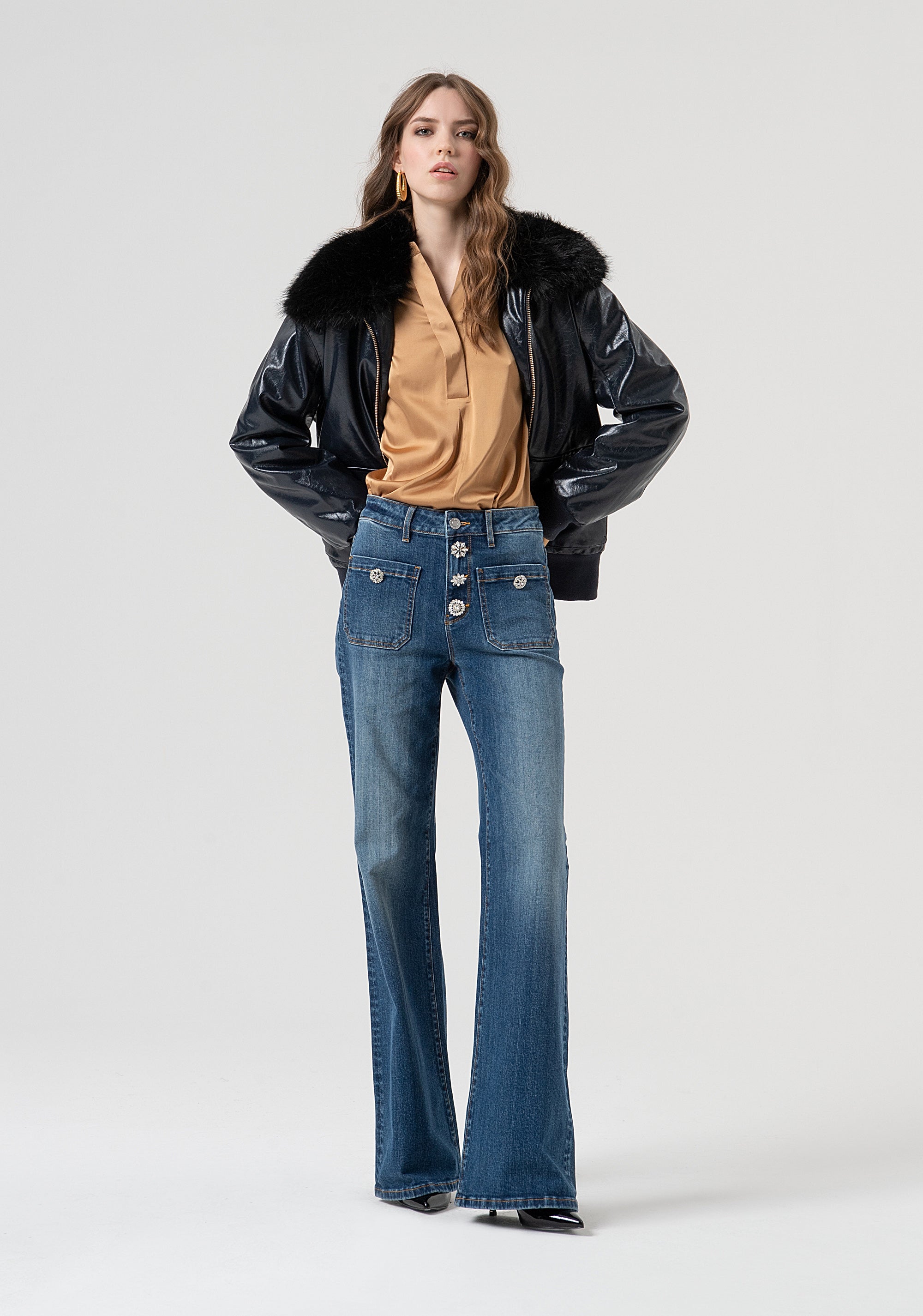 Jeans flare in denim con lavaggio medio FR25WV2011D401P2-A99 Fracomina
