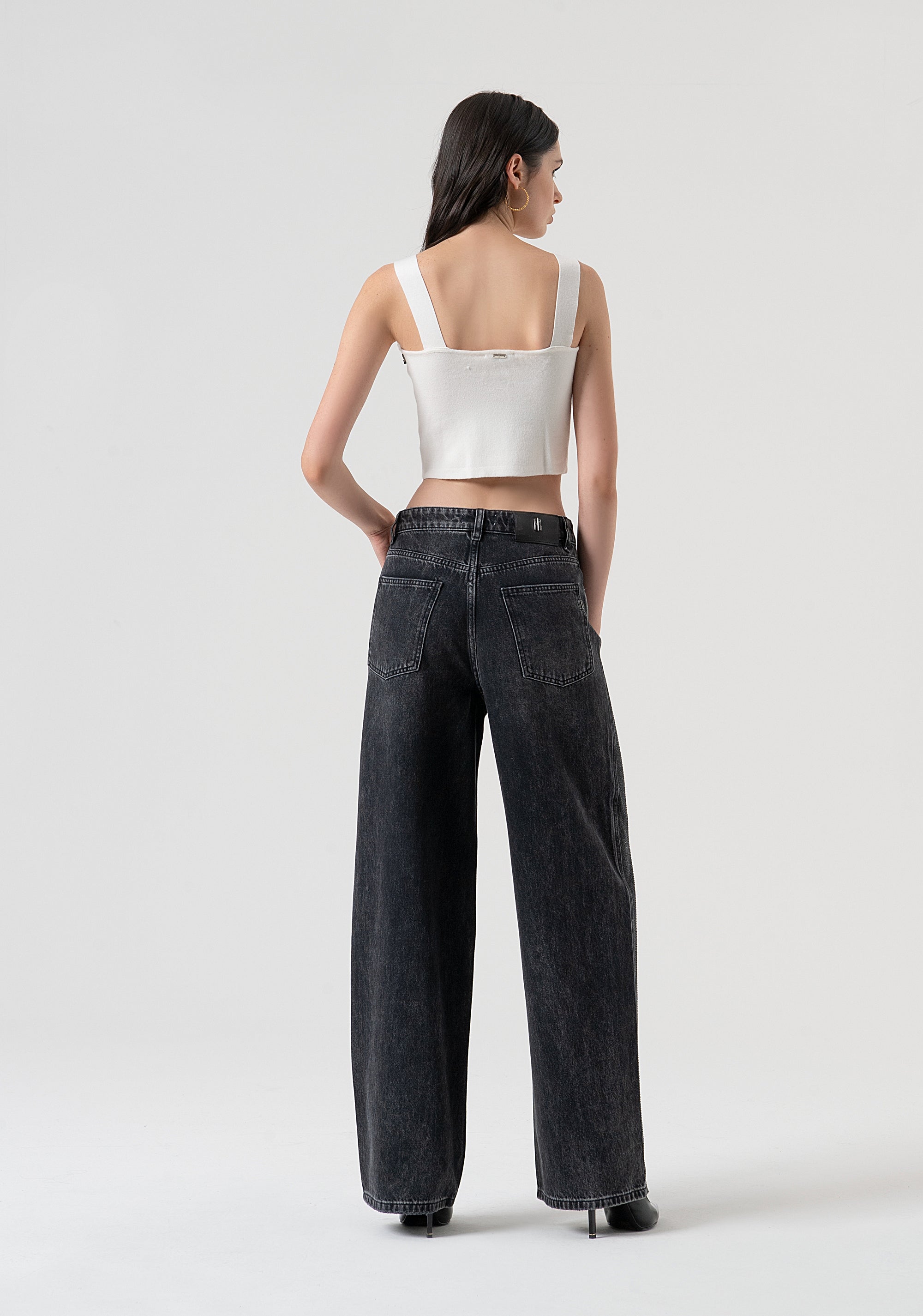 Pantaloni wide palazzo in denim nero con lavaggio scuro e strass FR25WV3013D419R9-H21 Fracomina