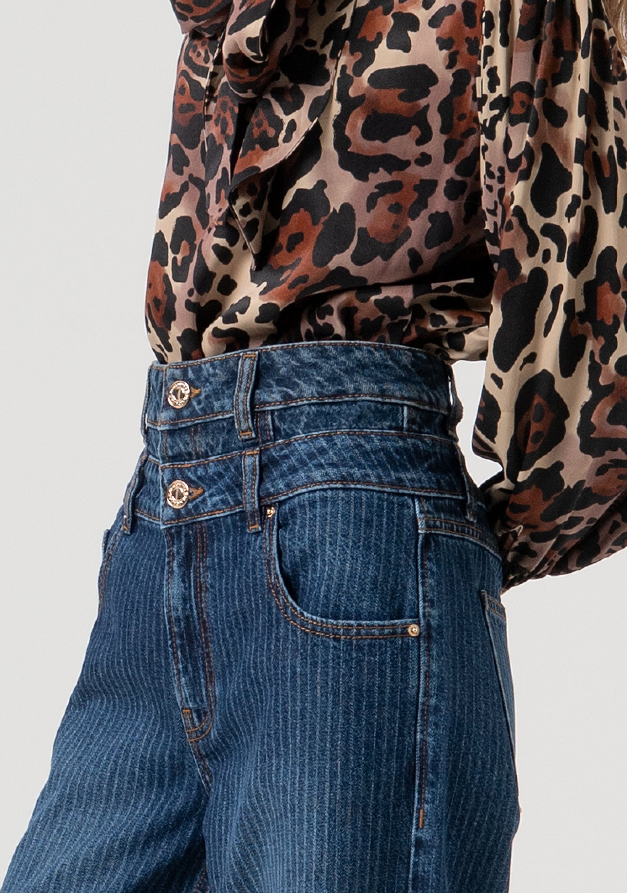 Jeans flare in denim gessato con lavaggio vintage FR25WV3020D419F8-T64 Fracomina