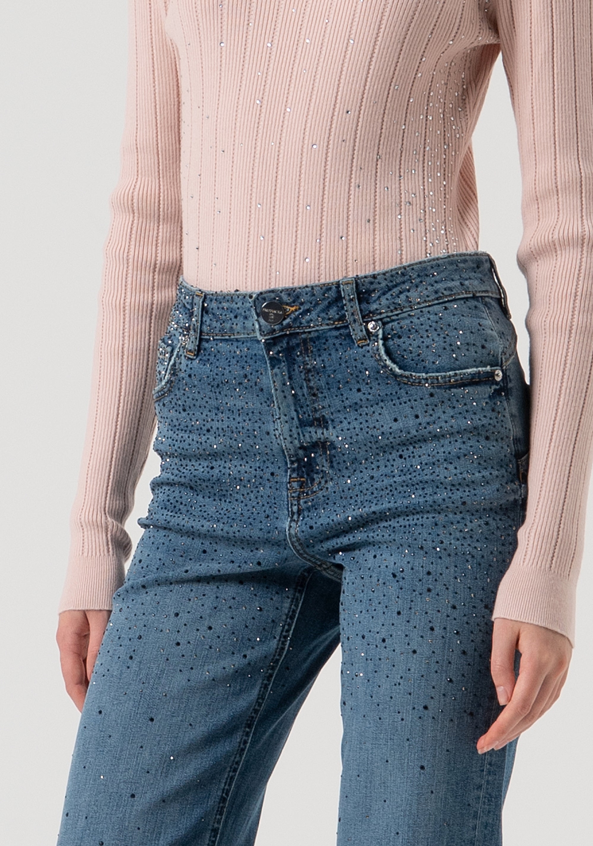 Jeans wide leg in denim con lavaggio medio e strass FR25WV8050D46002-349 Fracomina