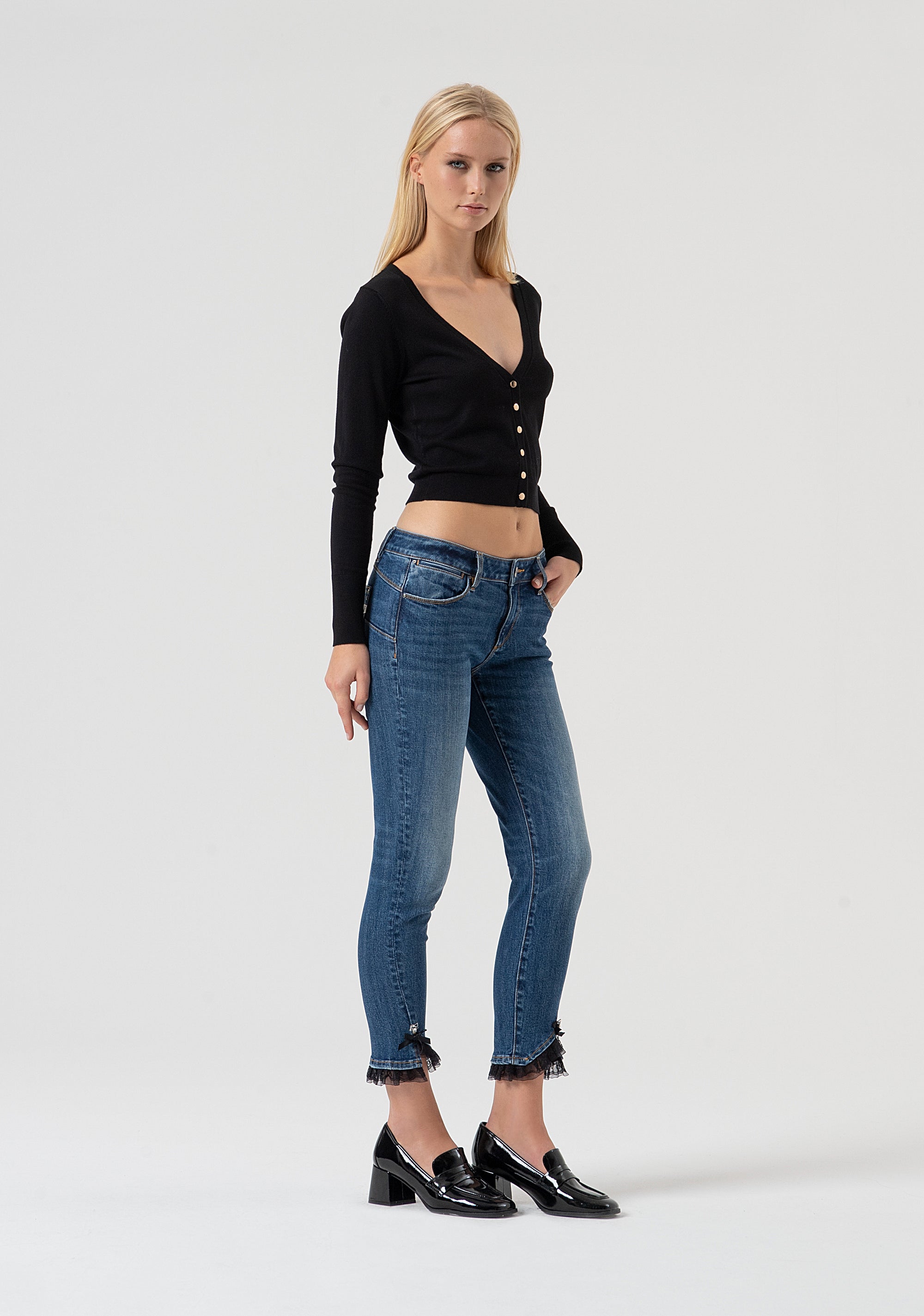 Jeans slim cropped effetto push up in denim con lavaggio medio FR25WV9002D40102-A99 Fracomina
