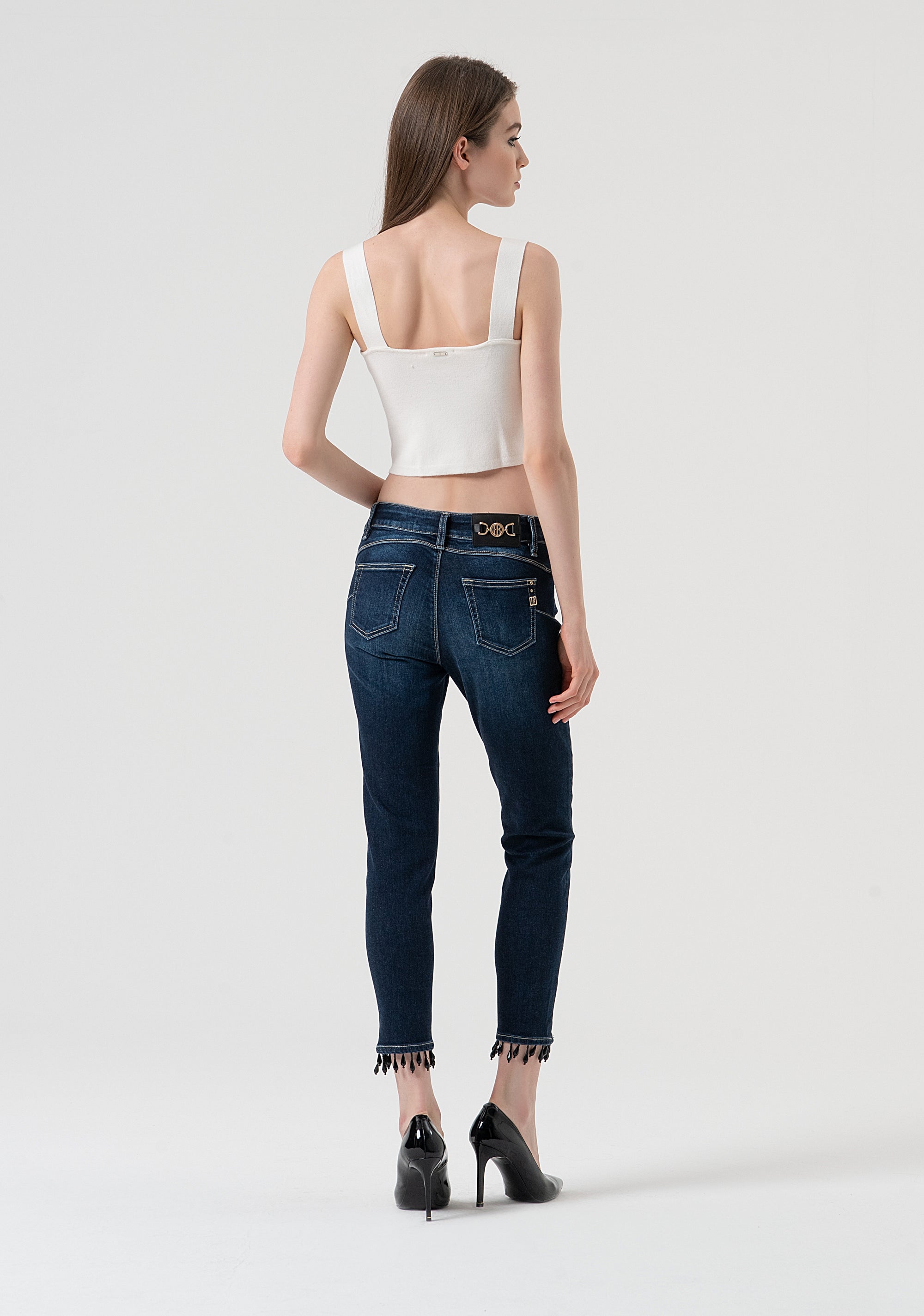 Jeans slim cropped effetto push up in denim con lavaggio scuro FR25WV9002D46001-117 Fracomina