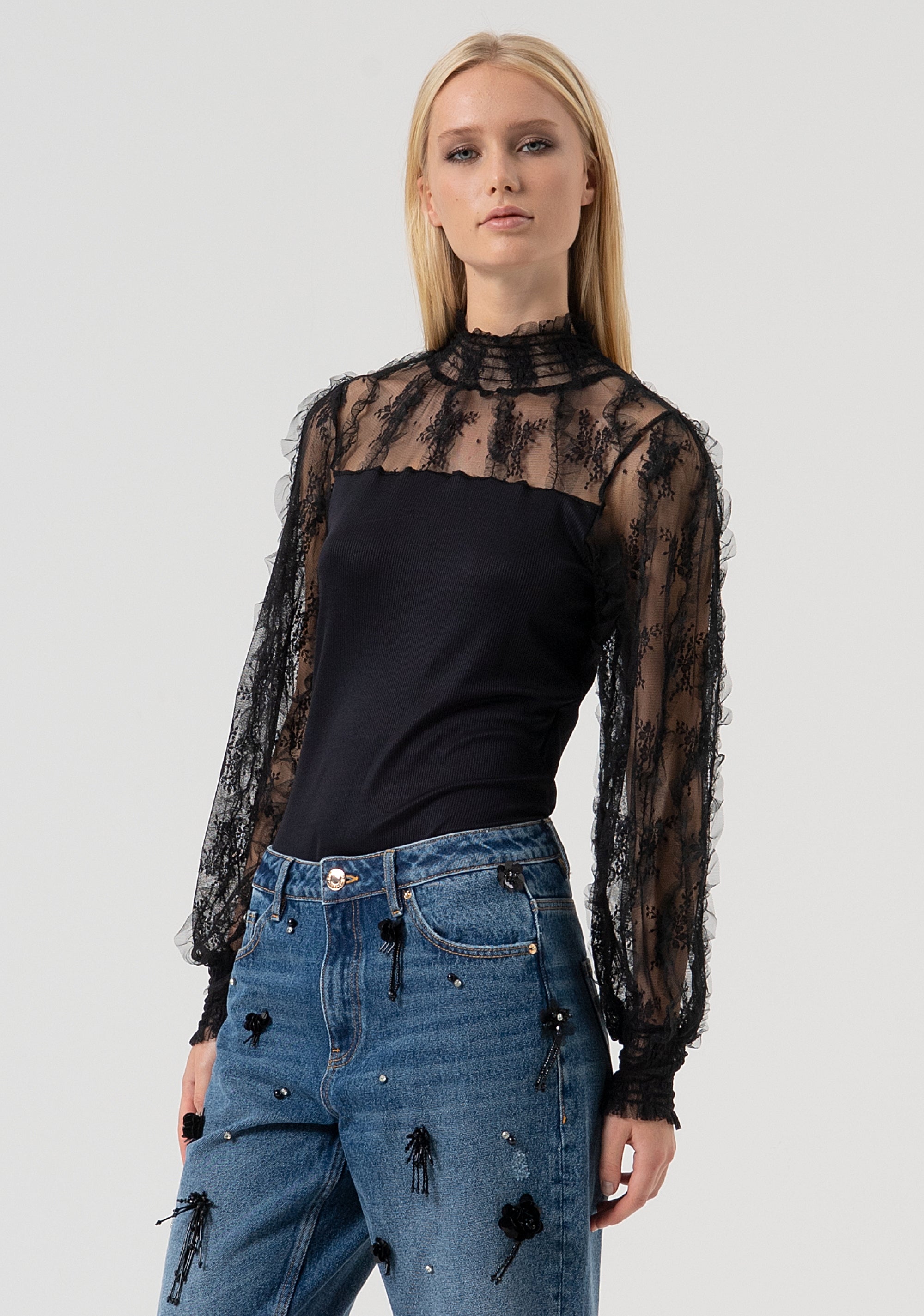 Jeans carrot mom fit in denim con lavaggio vintage e applicazioni luminose FR25WVD005D419P2-A99 Fracomina
