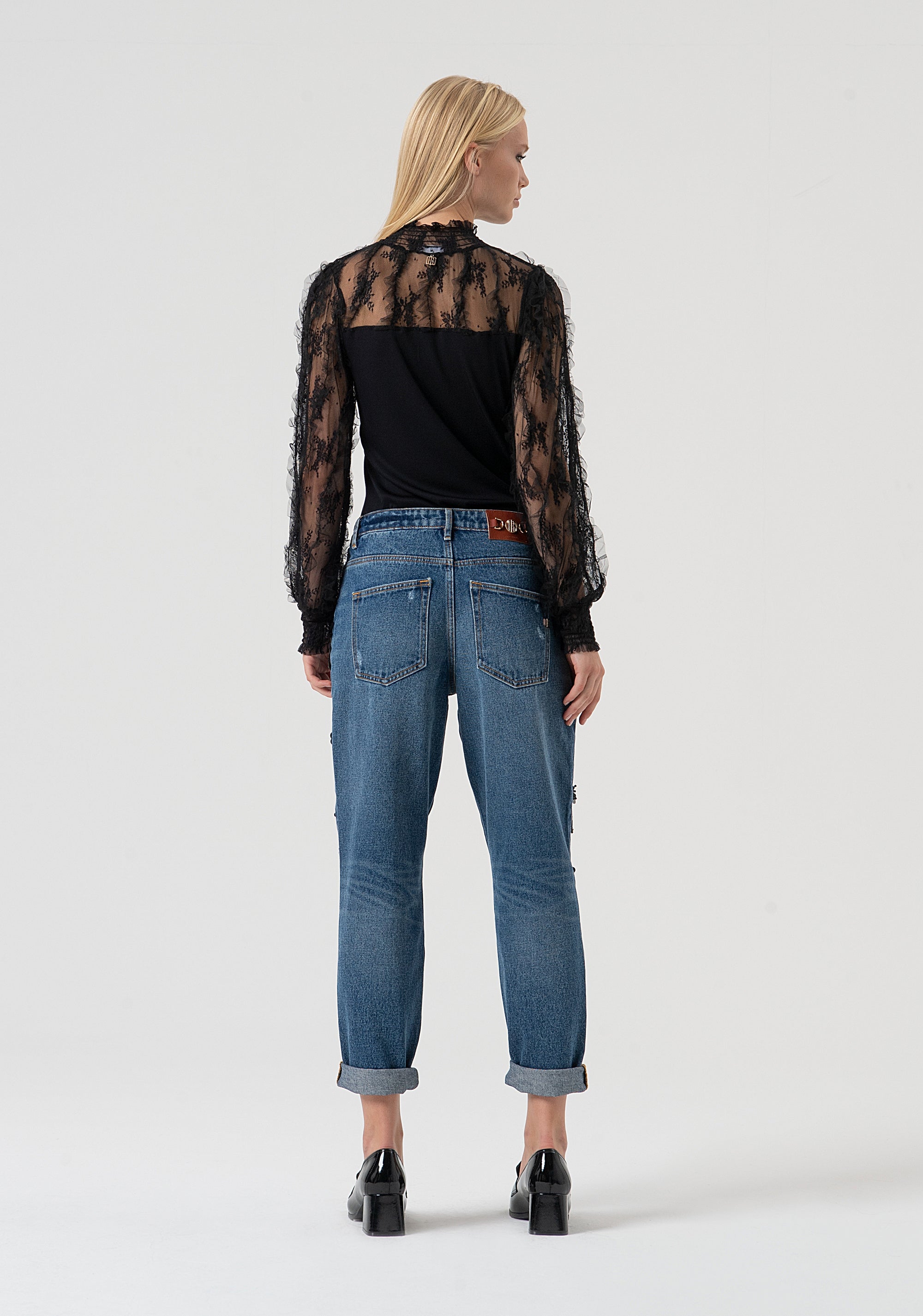 Jeans carrot mom fit in denim con lavaggio vintage e applicazioni luminose FR25WVD005D419P2-A99 Fracomina