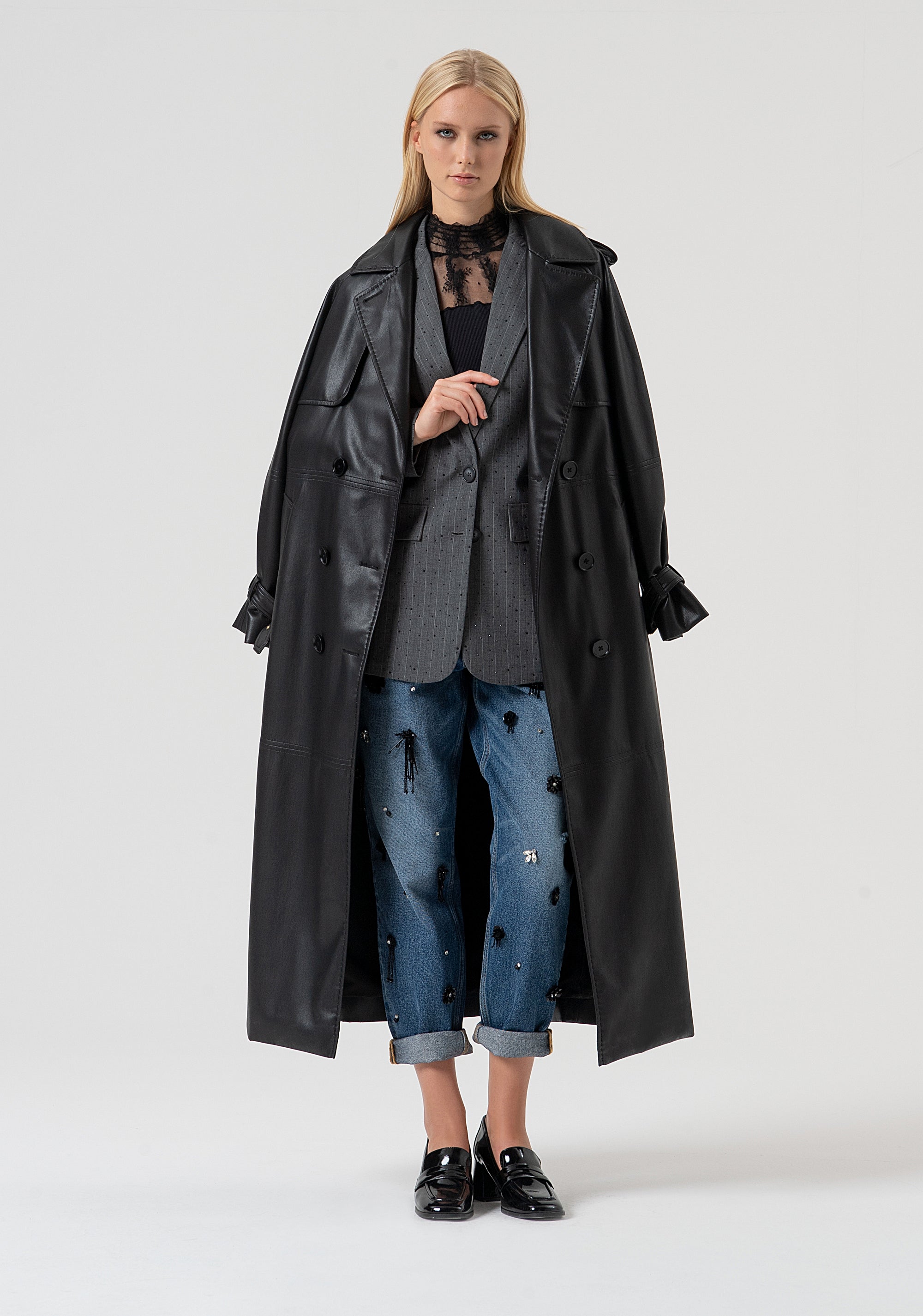Jeans carrot mom fit in denim con lavaggio vintage e applicazioni luminose FR25WVD005D419P2-A99 Fracomina