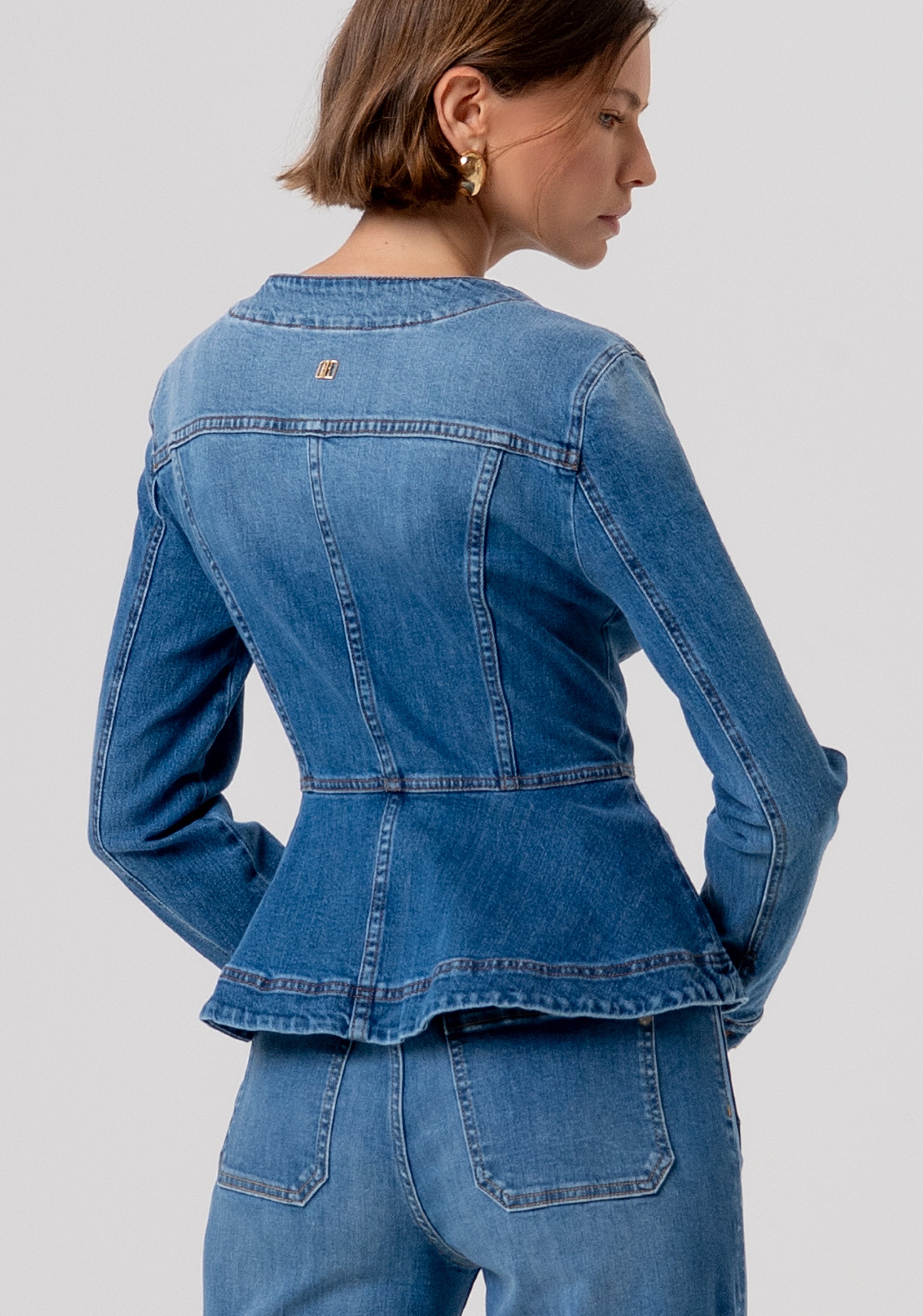 Giacca slim in denim con lavaggio medio FR26SJ4007D40902-258 Fracomina