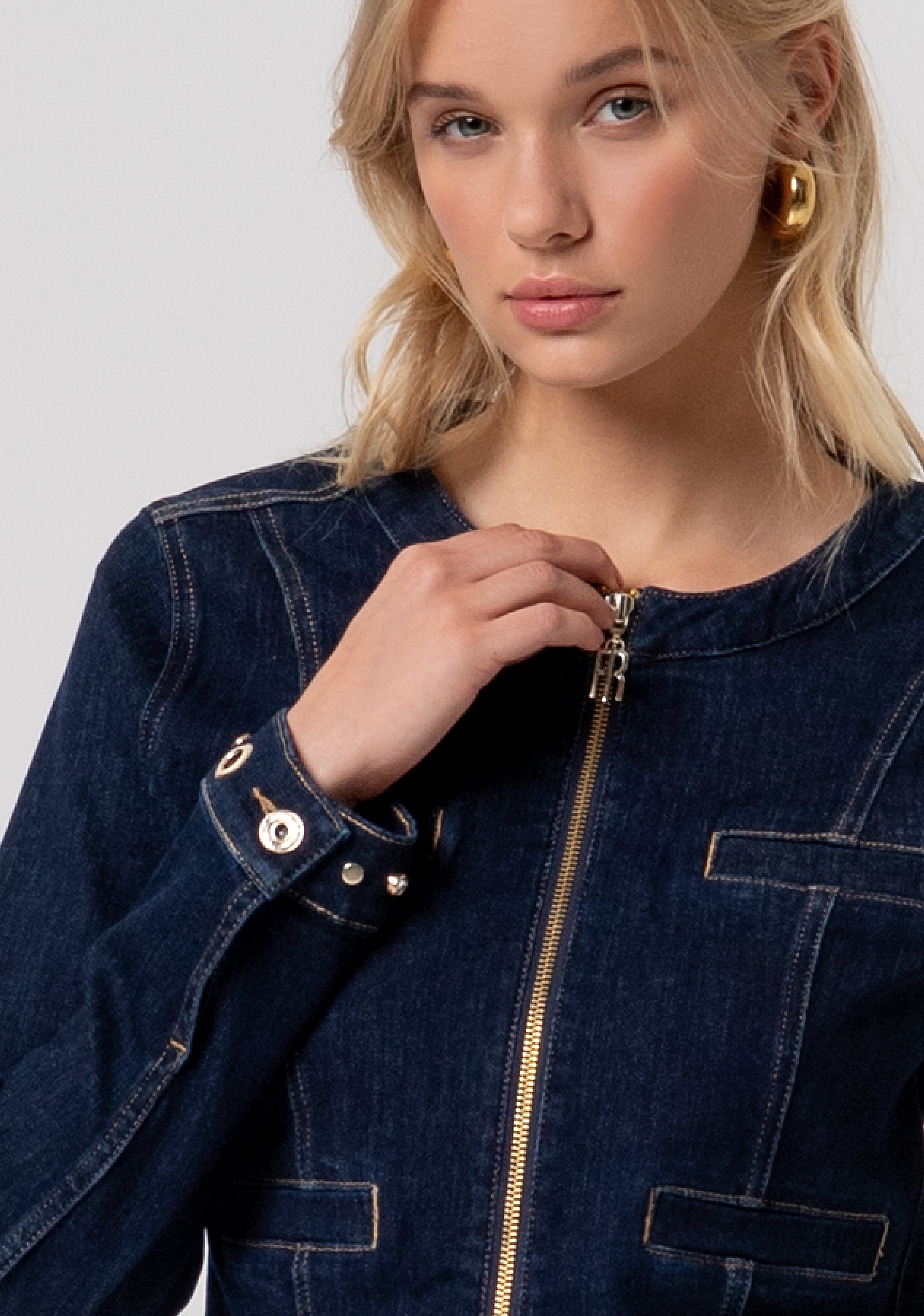 Giacca slim in denim con lavaggio raw FR26SJ4008D46493-L23 Fracomina