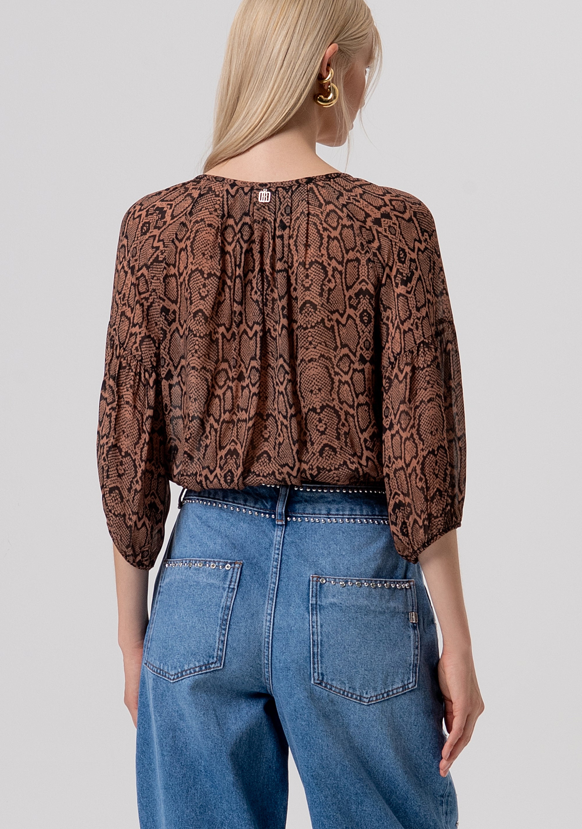 Blusa regular in viscosa con stampa animalier FR26ST1023W428L7-M26 Fracomina