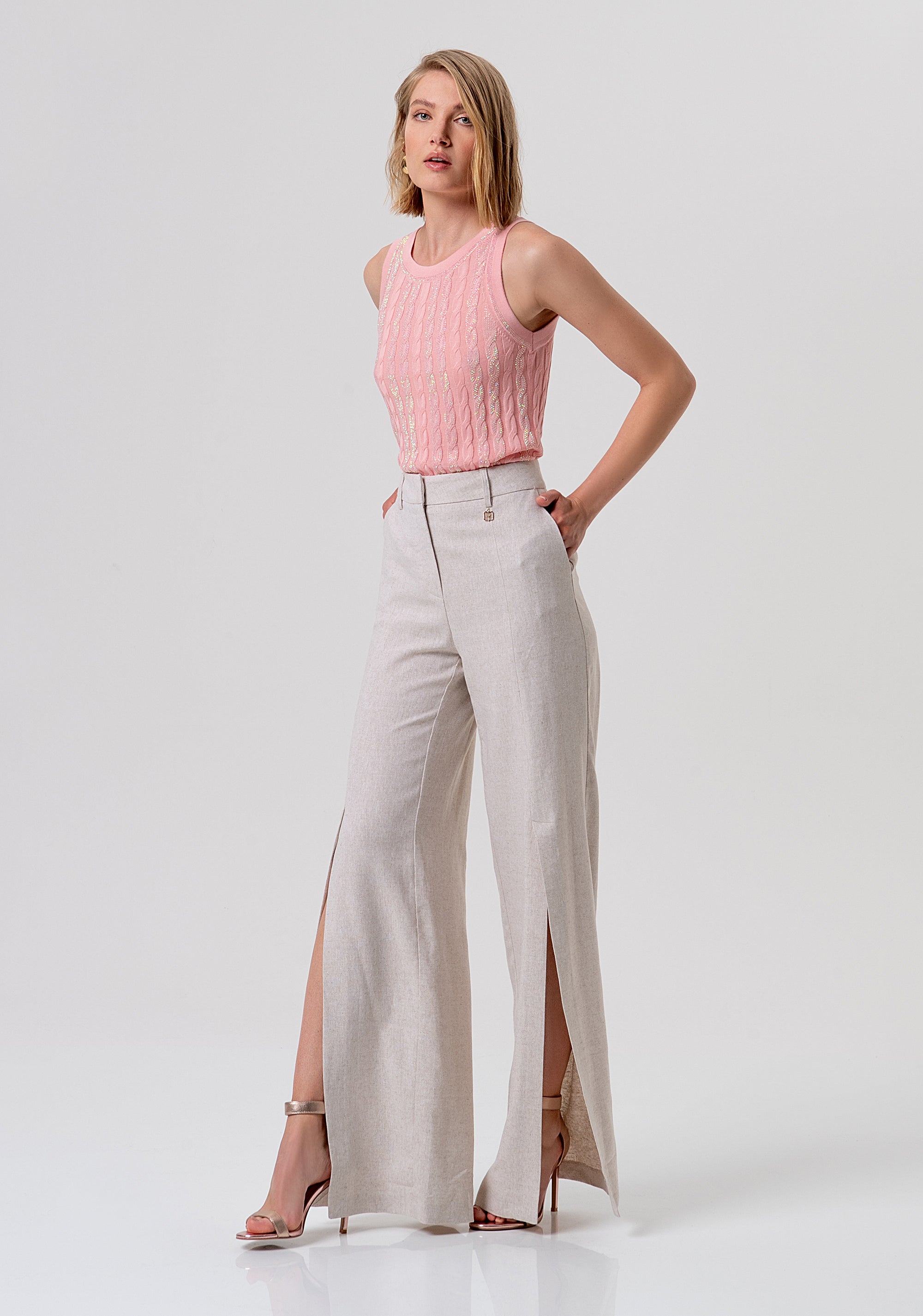 Top slim senza maniche in maglia con punto treccia FR26ST4008K547R9-107 Fracomina