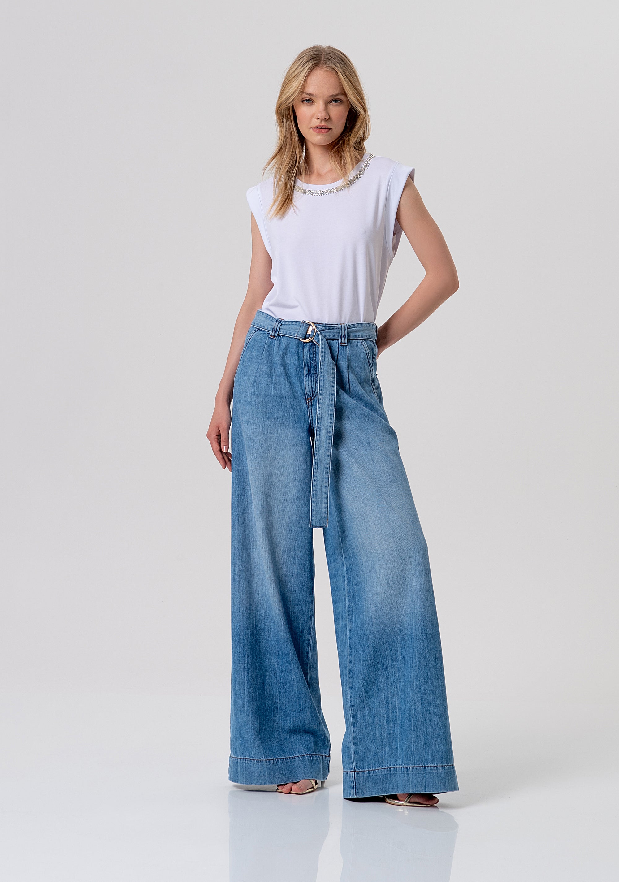 Jeans flare a palazzo in denim con lavaggio medio chiaro FR26SV3026D41902-258 Fracomina