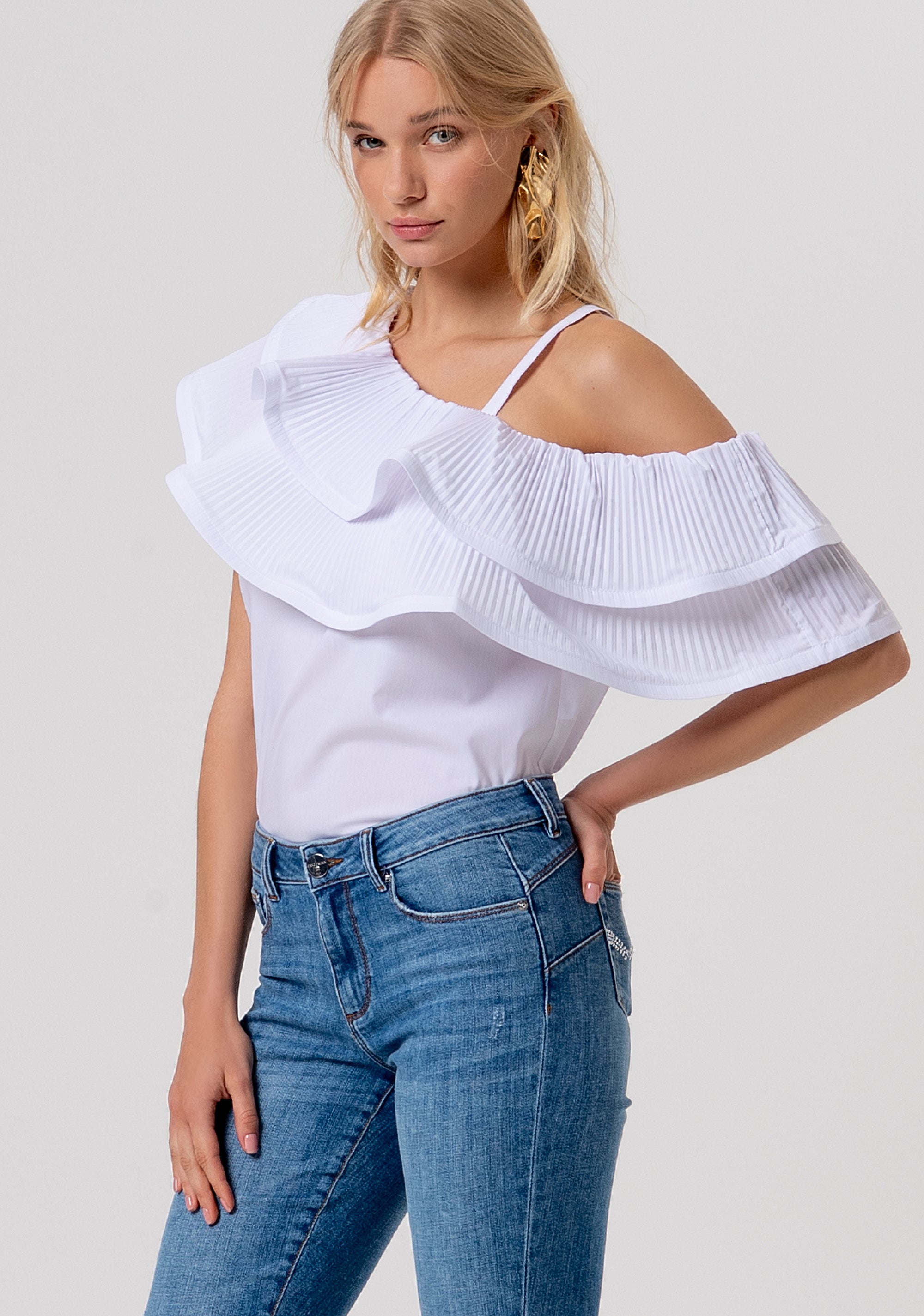 Jeans slim effetto push up in denim con lavaggio medio FR26SV8000D450P2-A99 Fracomina