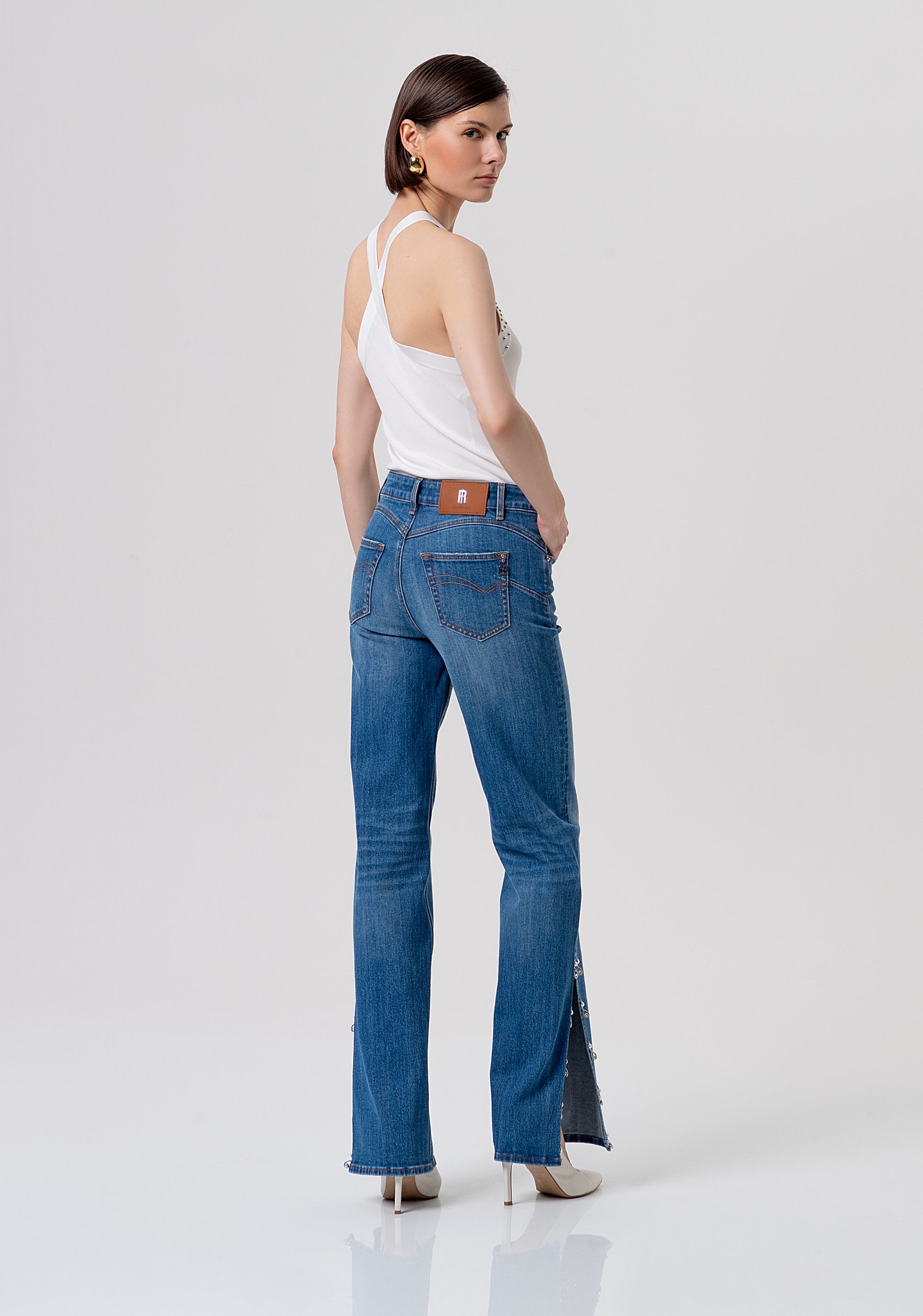 Jeans bootcut effetto push up in denim con lavaggio medio FR26SV8050D40102-A99 Fracomina