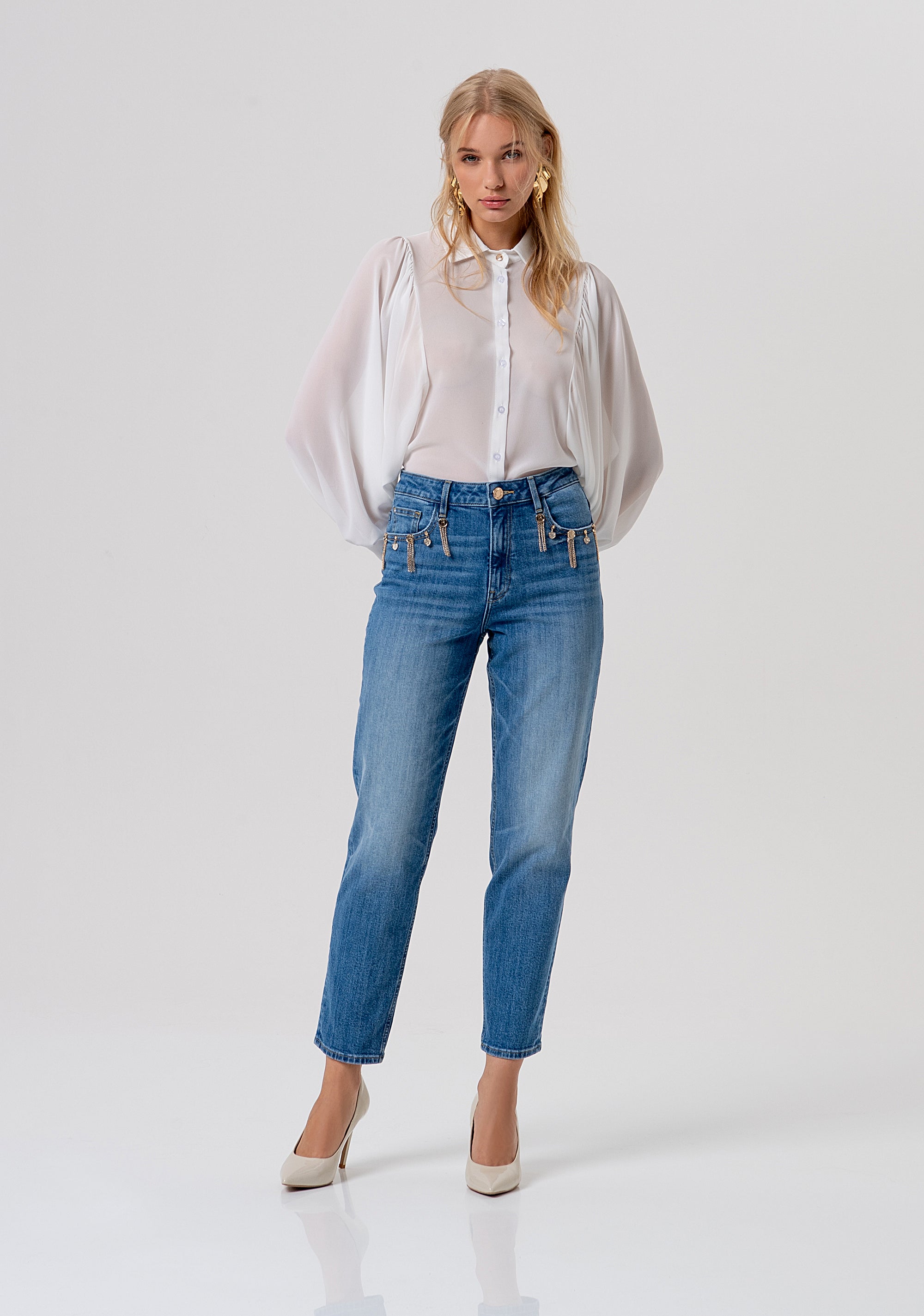 Jeans carrot mom fit in denim con lavaggio medio FR26SVD005D40103-258 Fracomina