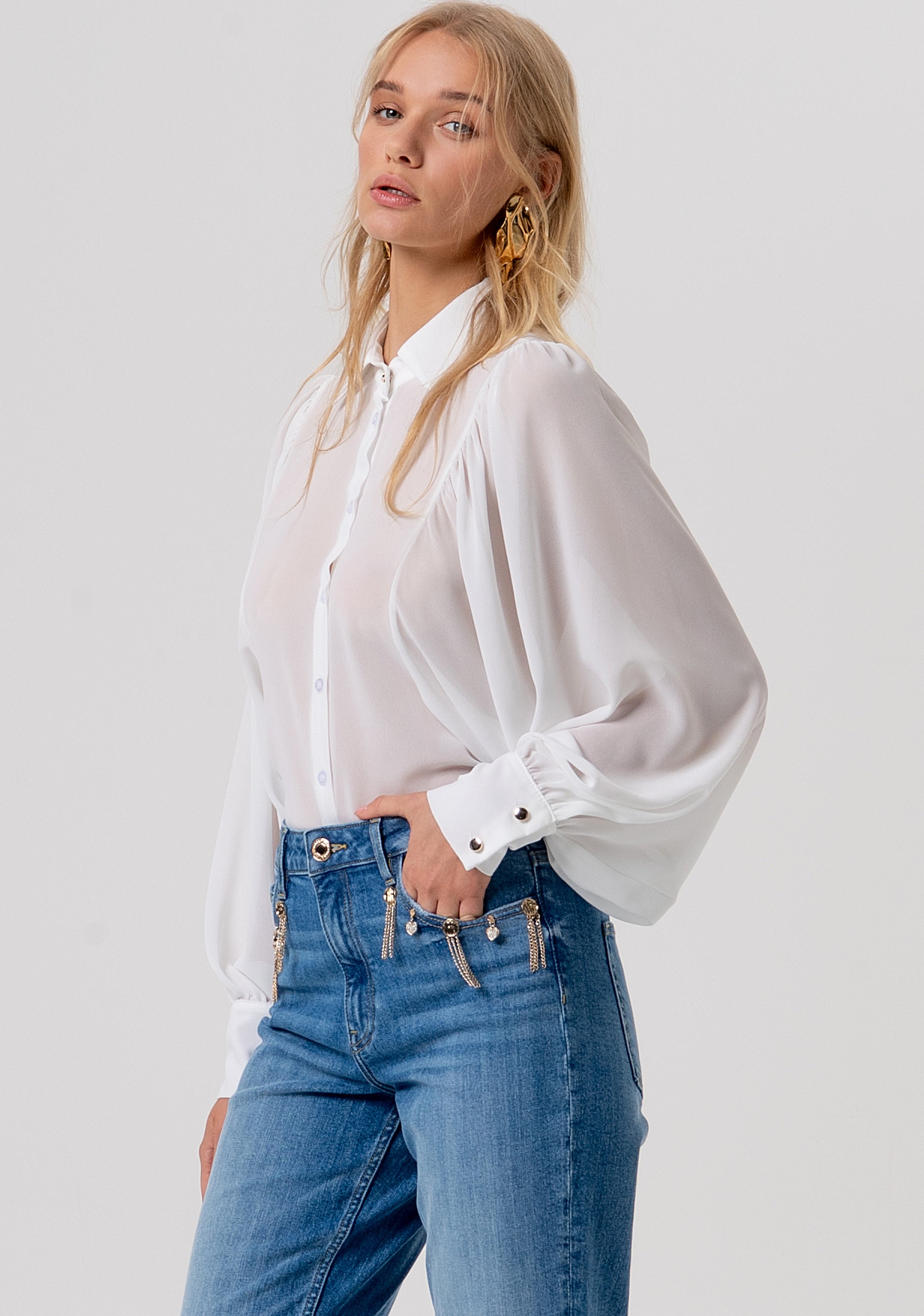 Jeans carrot mom fit in denim con lavaggio medio FR26SVD005D40103-258 Fracomina