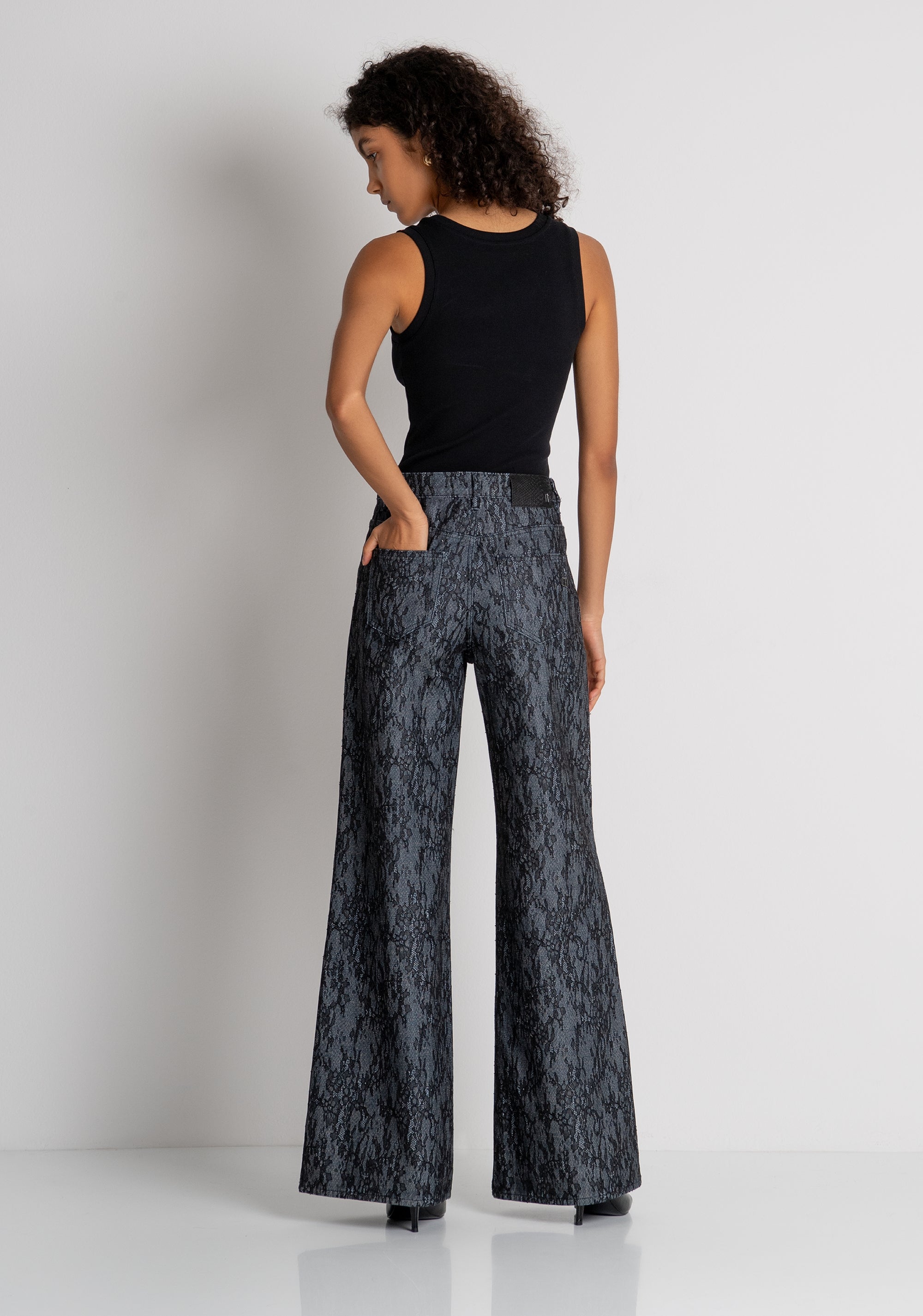 Jeans flare in denim con pizzo FR26WV3015D419G1 FRACOMINA