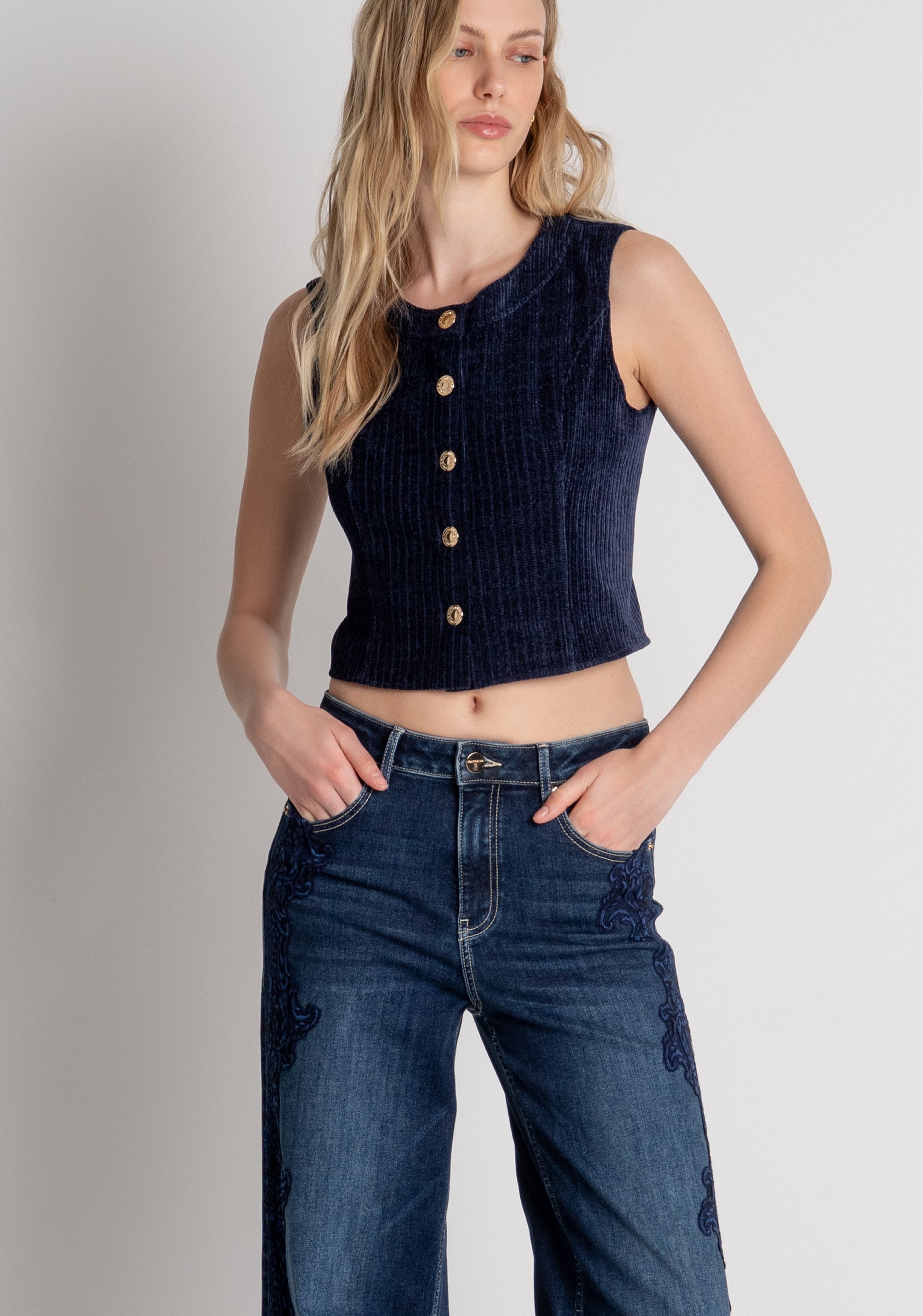 Jeans flare in denim con lavaggio medio FR26WV3015D460G1 FRACOMINA