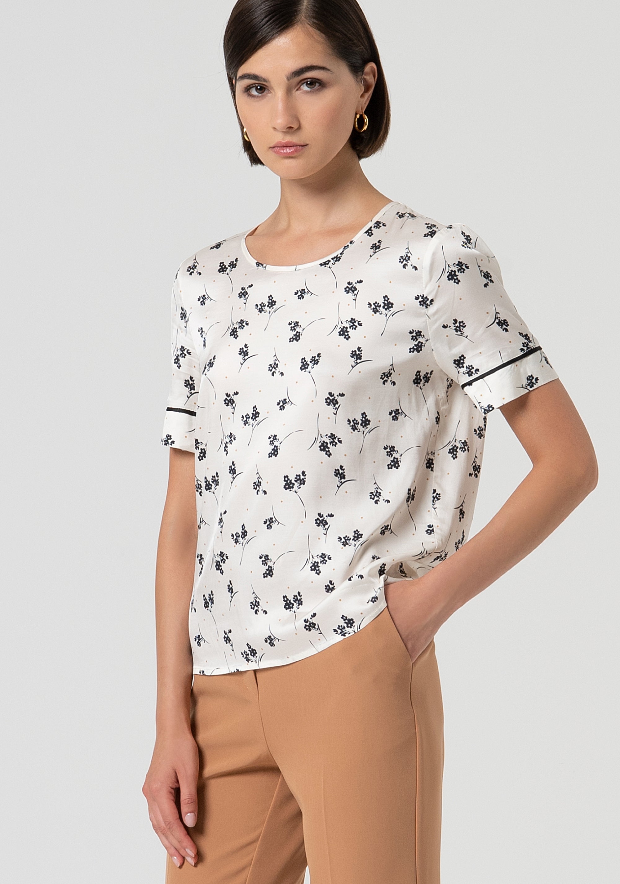 Blusa regular in fantasia floreale FS25ST1004W732T8-324 Fracomina